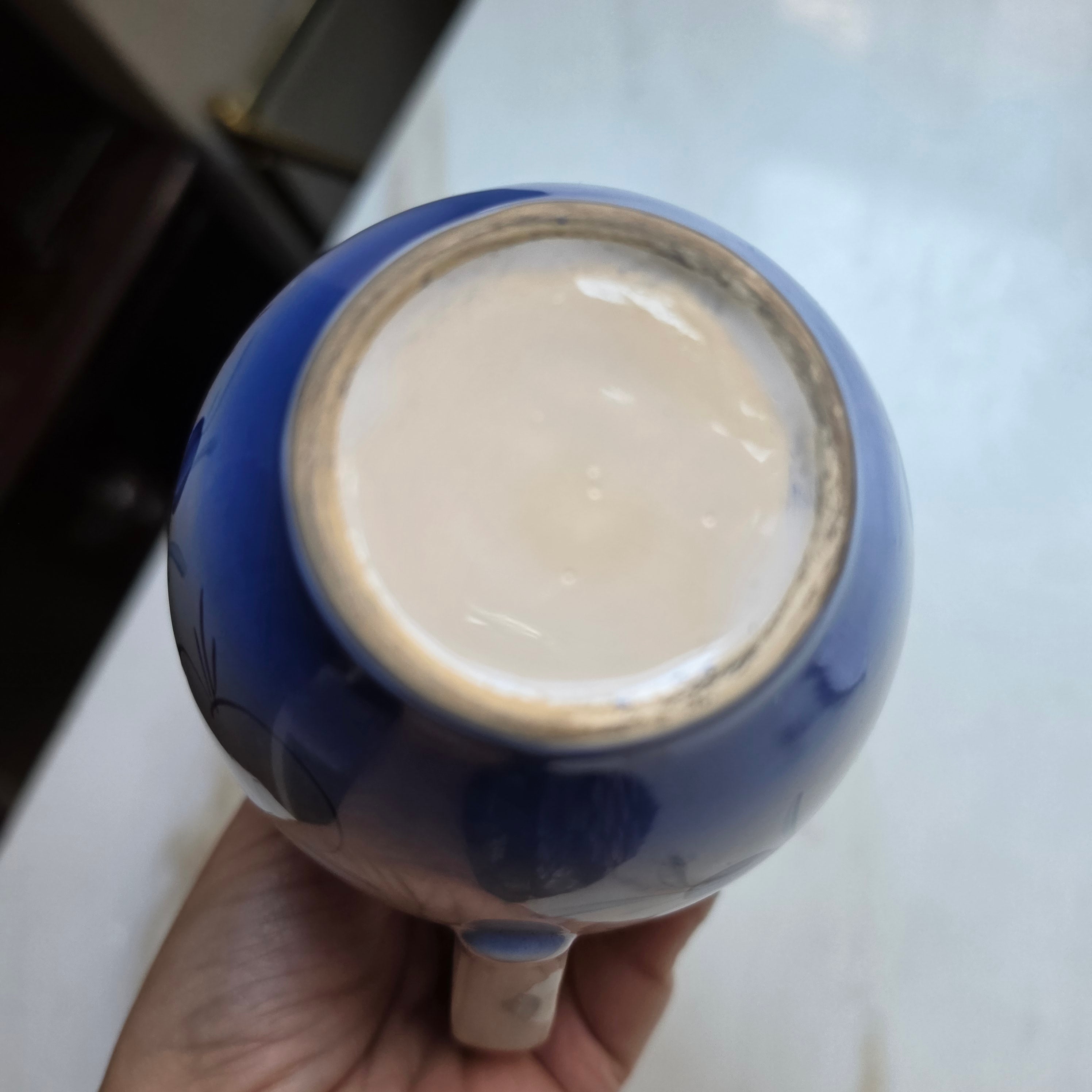 Handbemalte Vintage Vase Keramik mit Henkel - blau und Blumen Veilchen