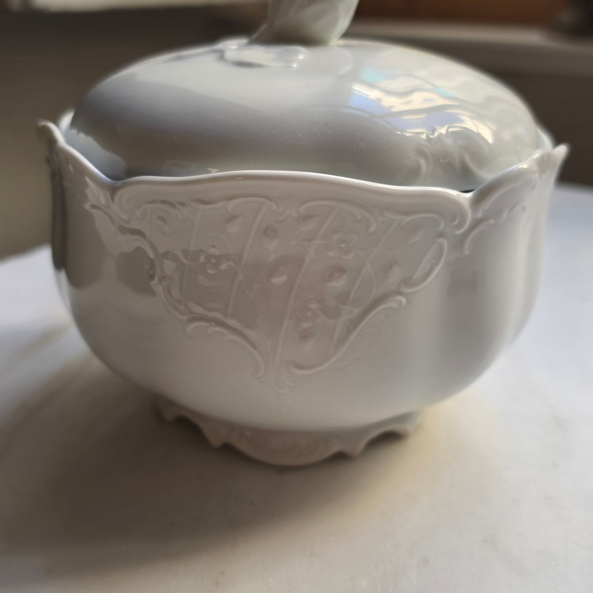 Große Fürstenberg Bonbondose - Konfektschale mit Rosendeckel – Weißes Porzellan (W-Germany)