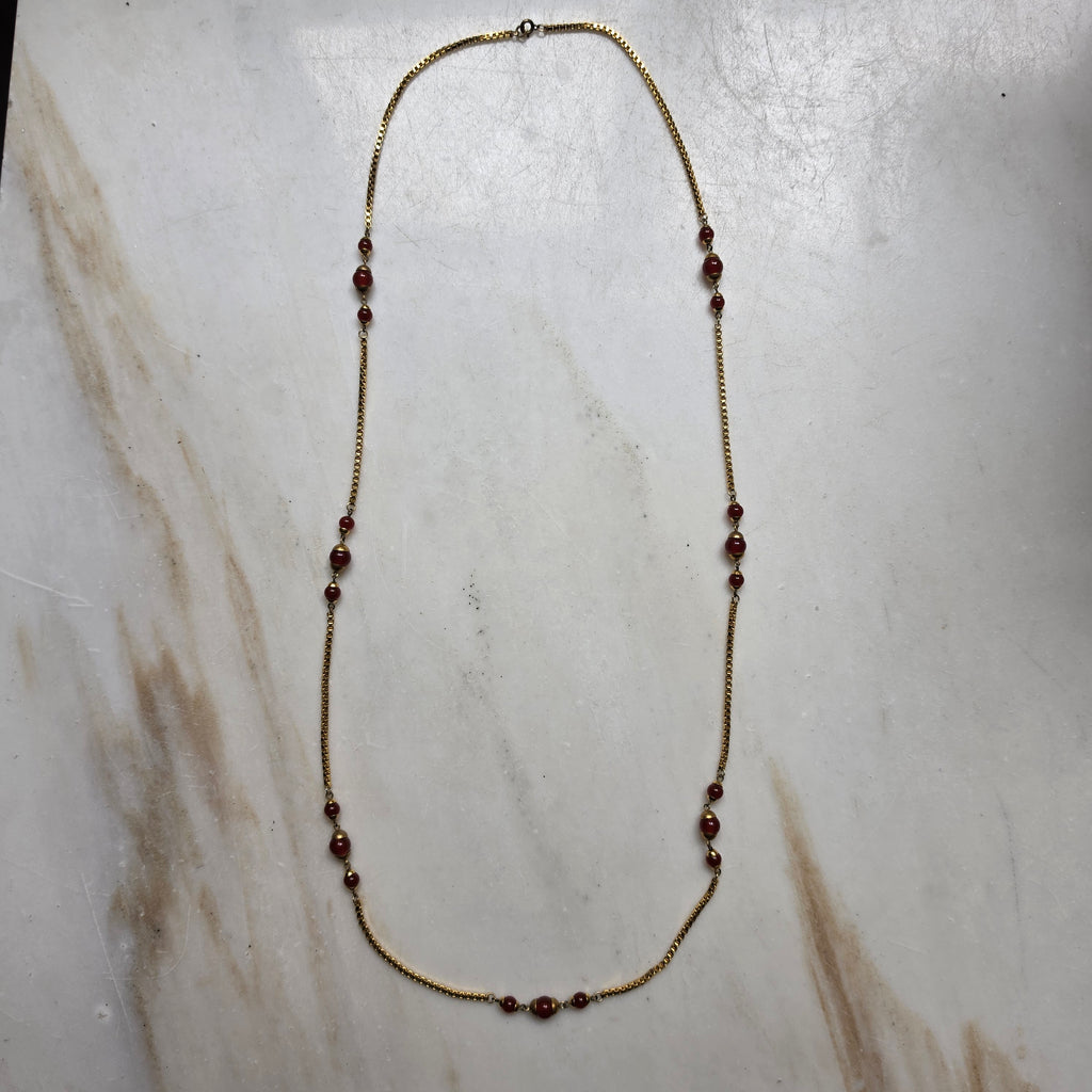 Statement-Kette im Art-Deco-Look – Rot & Goldfarben