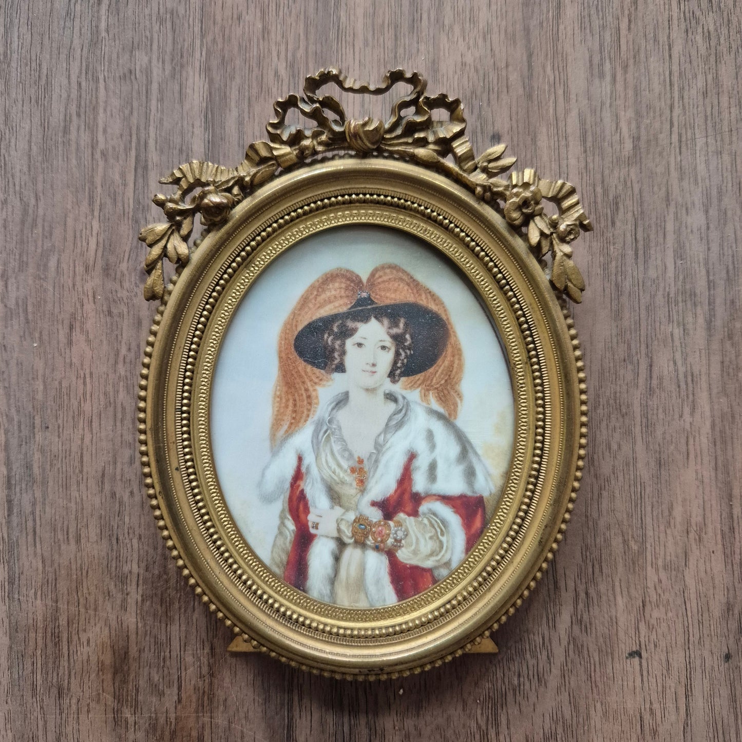 Antike viktorianische Miniaturmalerei / Lupenmalerei Porträt auf Porzellan / Leder in Messing gerahmt
