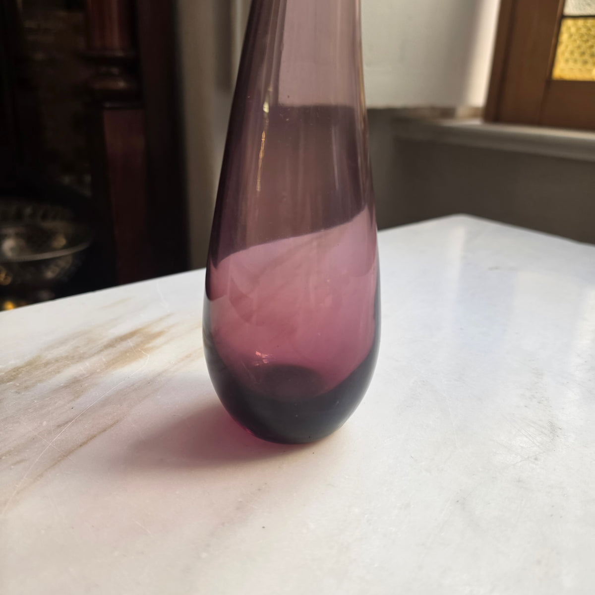 Moderne Mundgeblasene Glasvase in Trompetenform – Amethyst-Farbverlauf