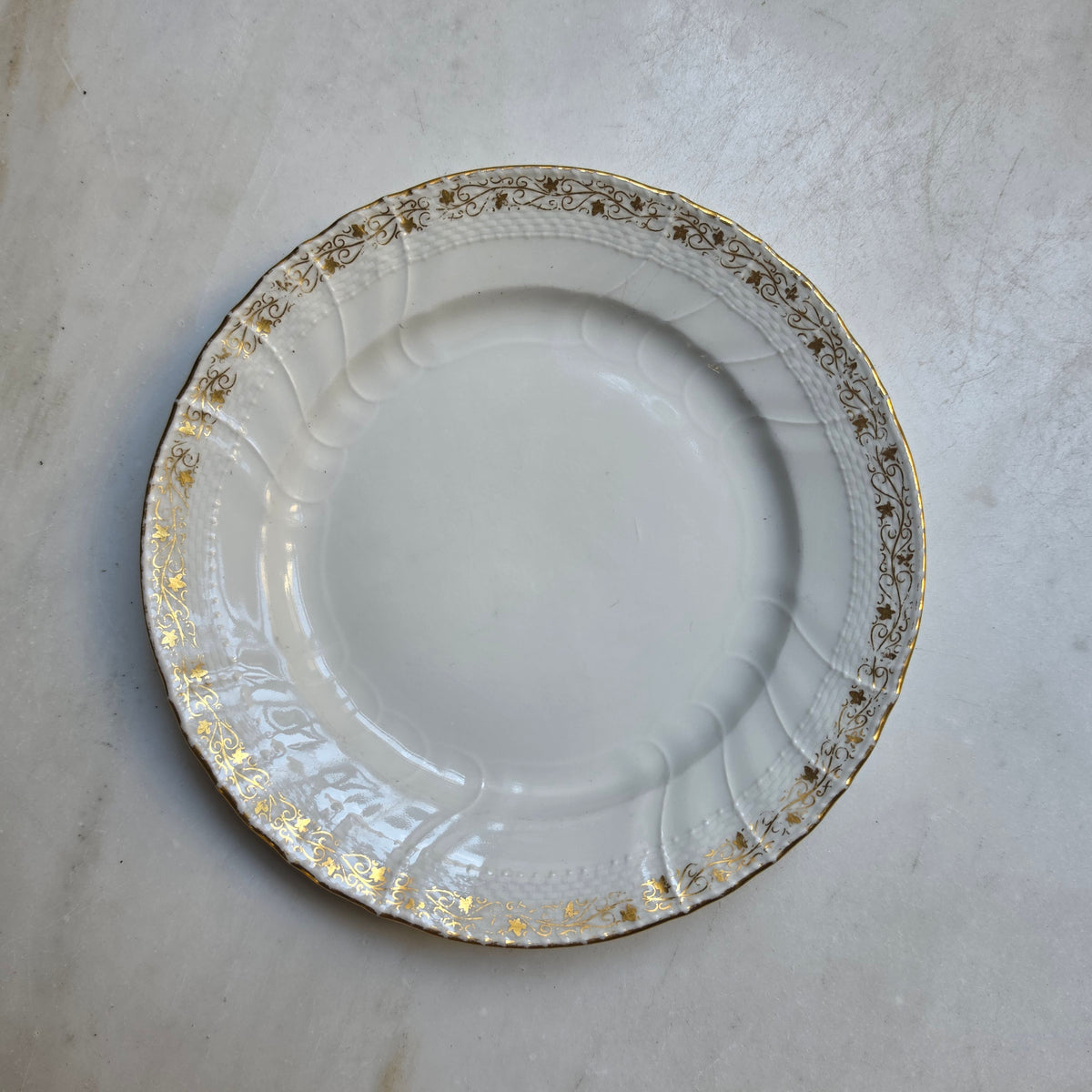KPM Berlin Kuchenteller / Dessertteller – Porzellan mit feiner Goldstaffage & Relief