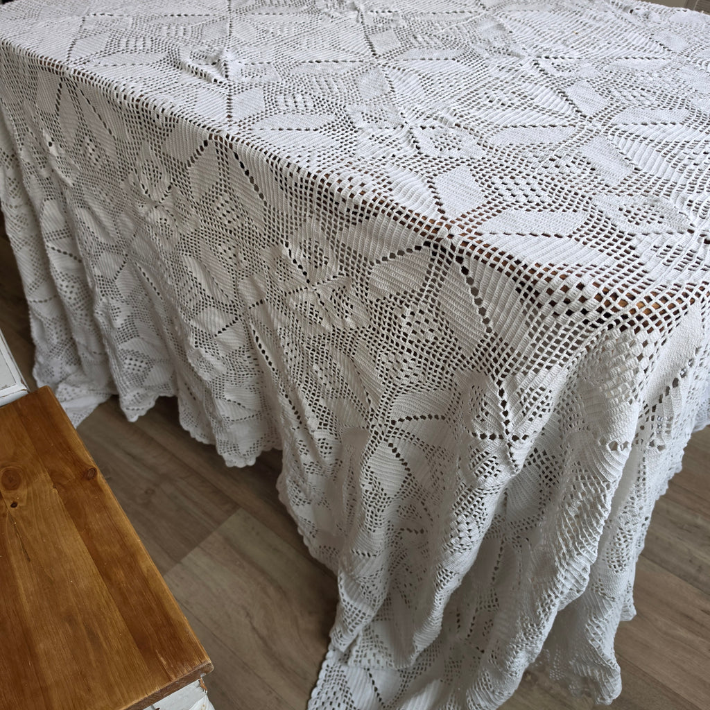 Große Vintage Häkeldecke Weiß - Handgearbeitete Filethäkel-Tischdecke Boho-Chic 235x250cm