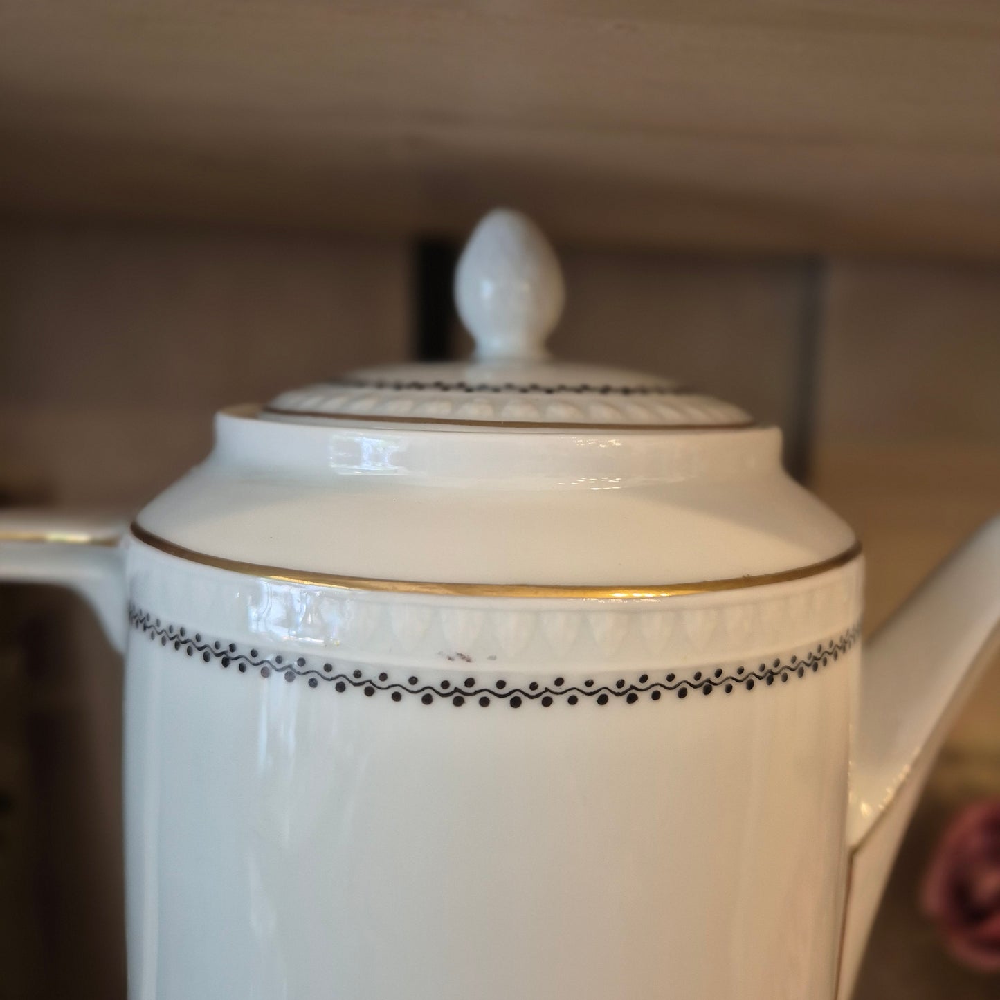 Alte große Kaffeekanne Vintage Silesia Porzellan weiß gold schwarz