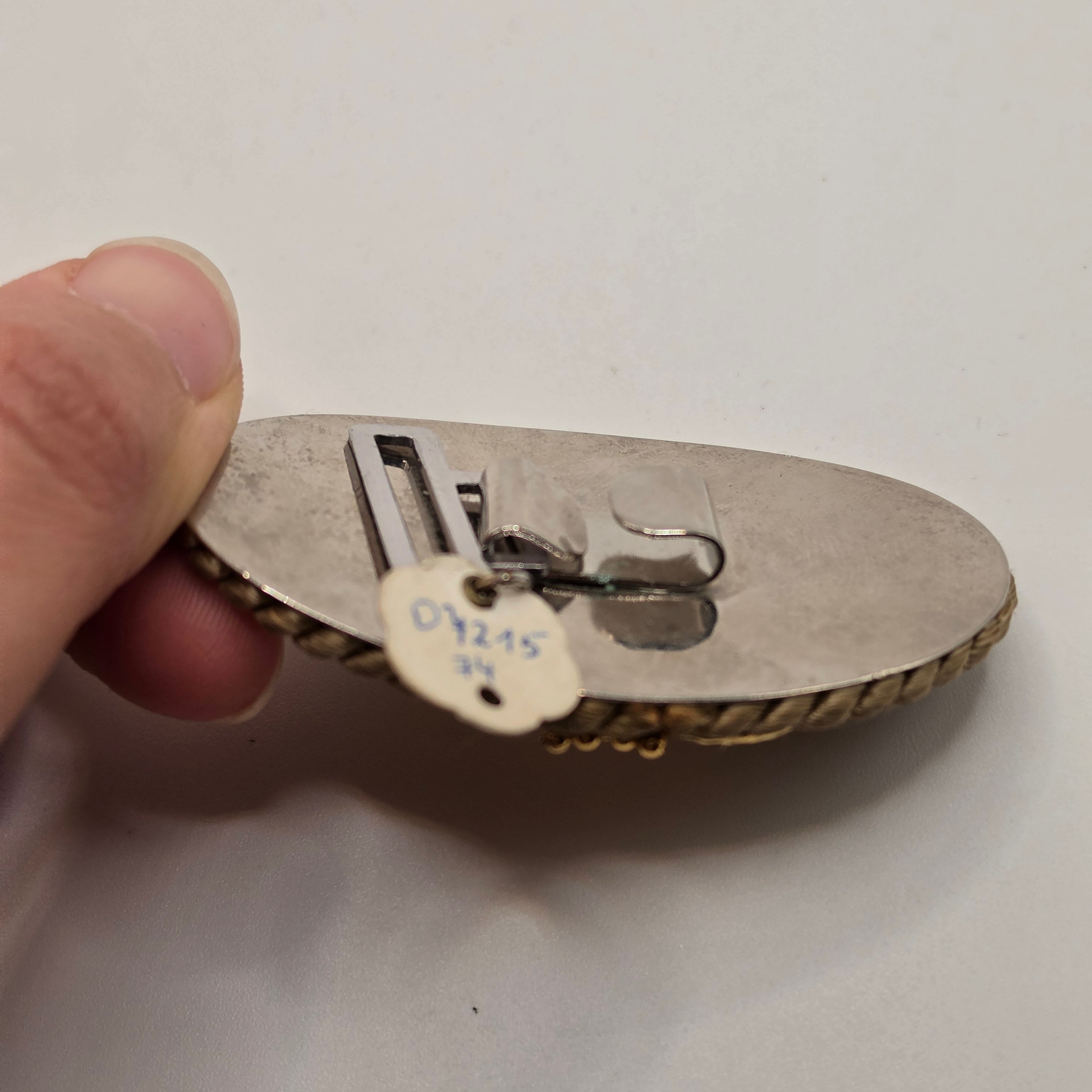 Vintage Schmuck-Gürtelschnalle – Ovale Taillengürtel-Schließe mit großem Cabochon, Kordel-Optik & Gold-Laub