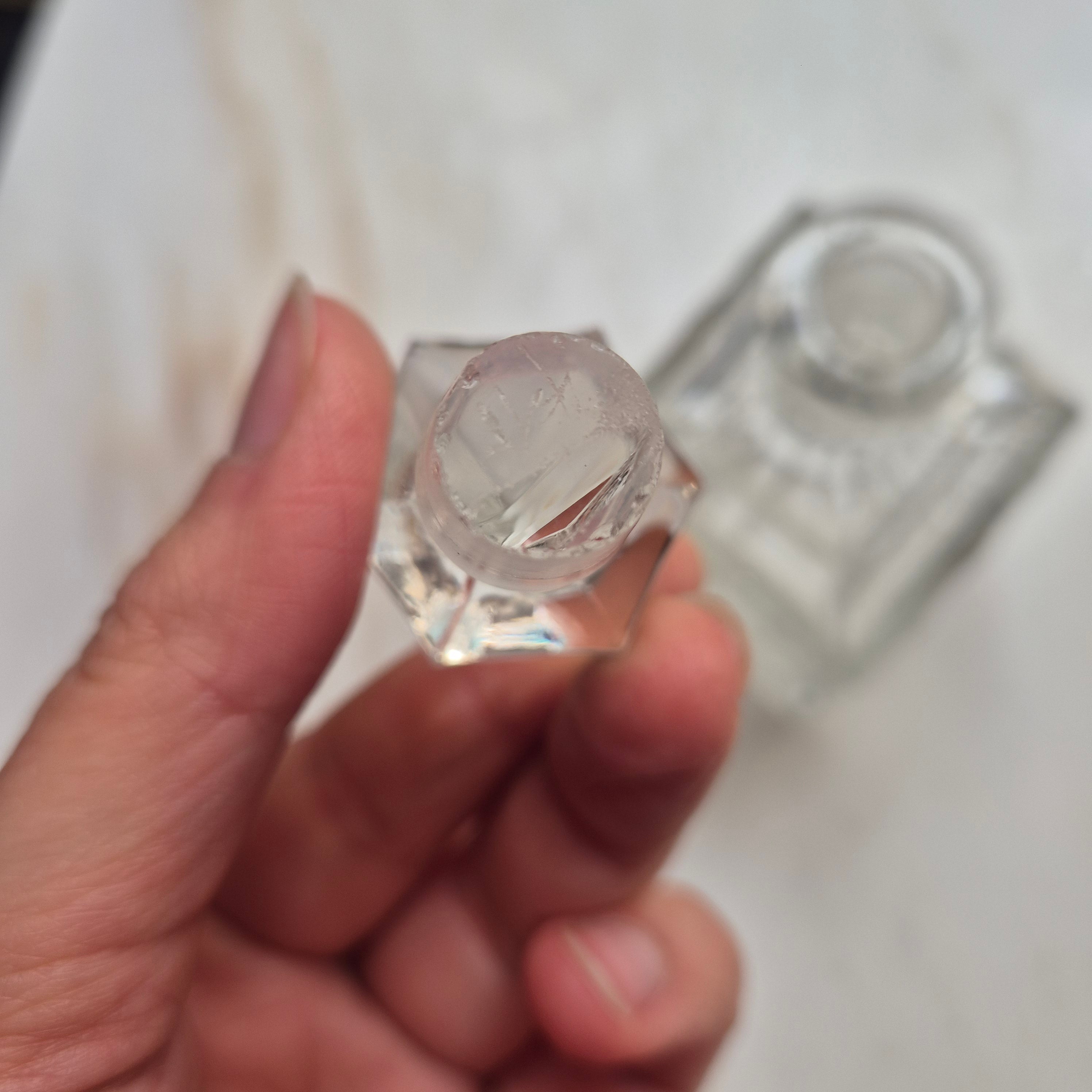 Kleine Vintage Glas Karaffe mit Stopfen