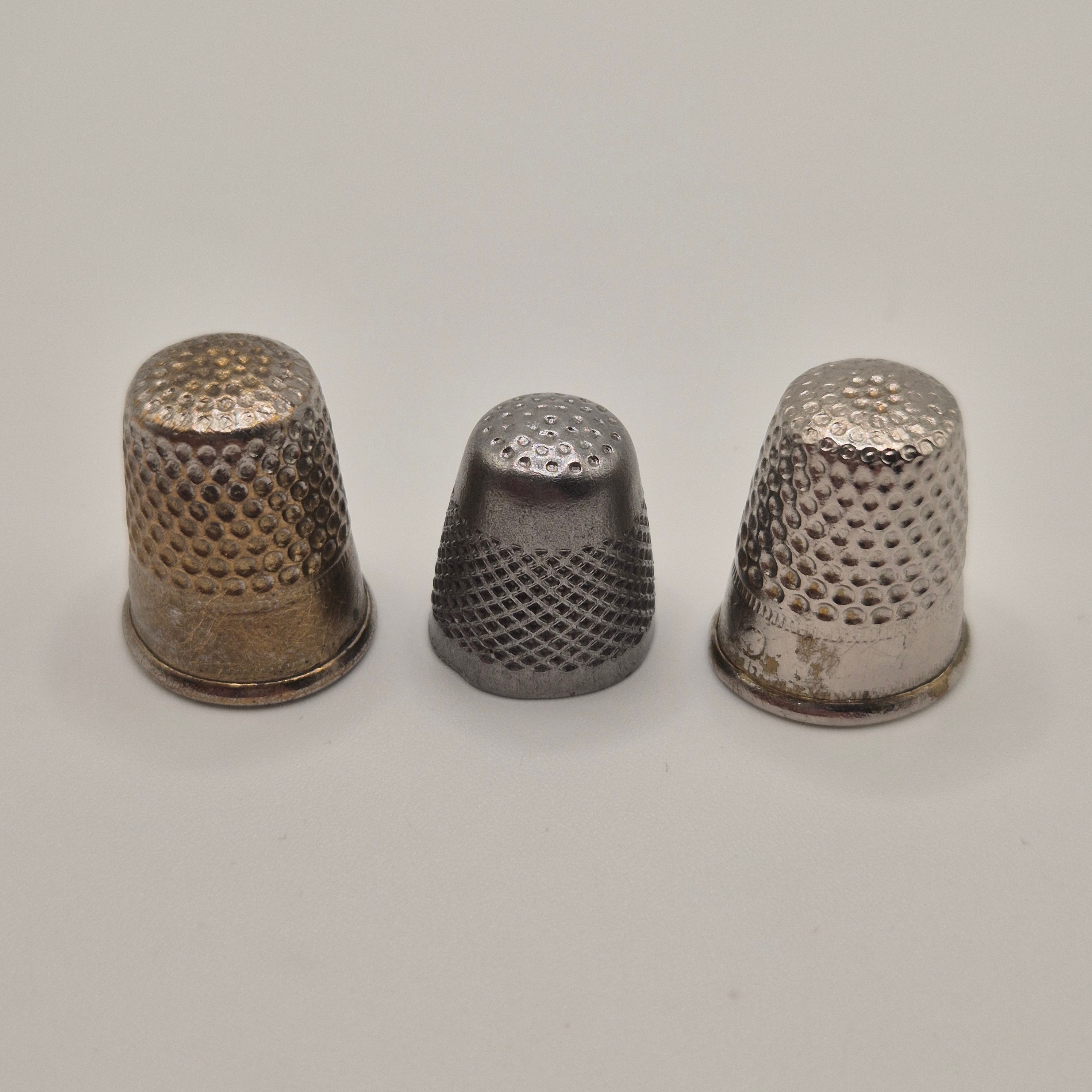 3x Uralte Fingerhüte Metall
