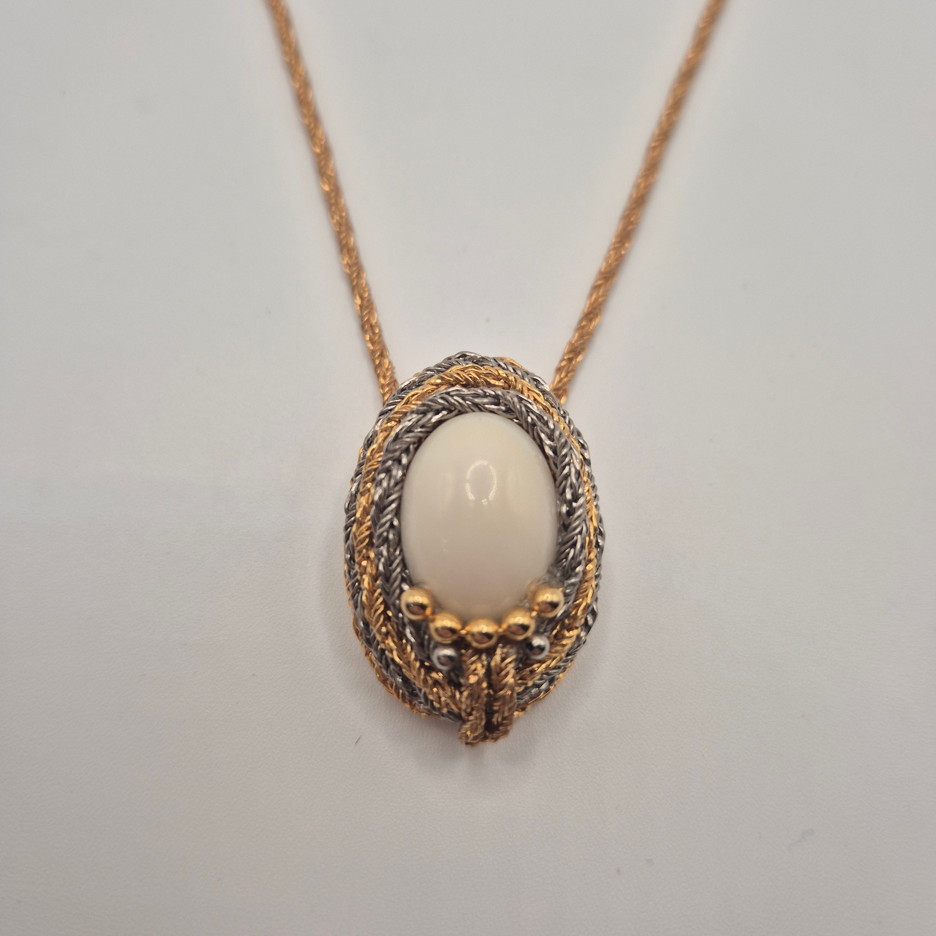 Vintage Halskette mit Anhänger edel Unikat Handmade 80er Jahre gold cremeweiß