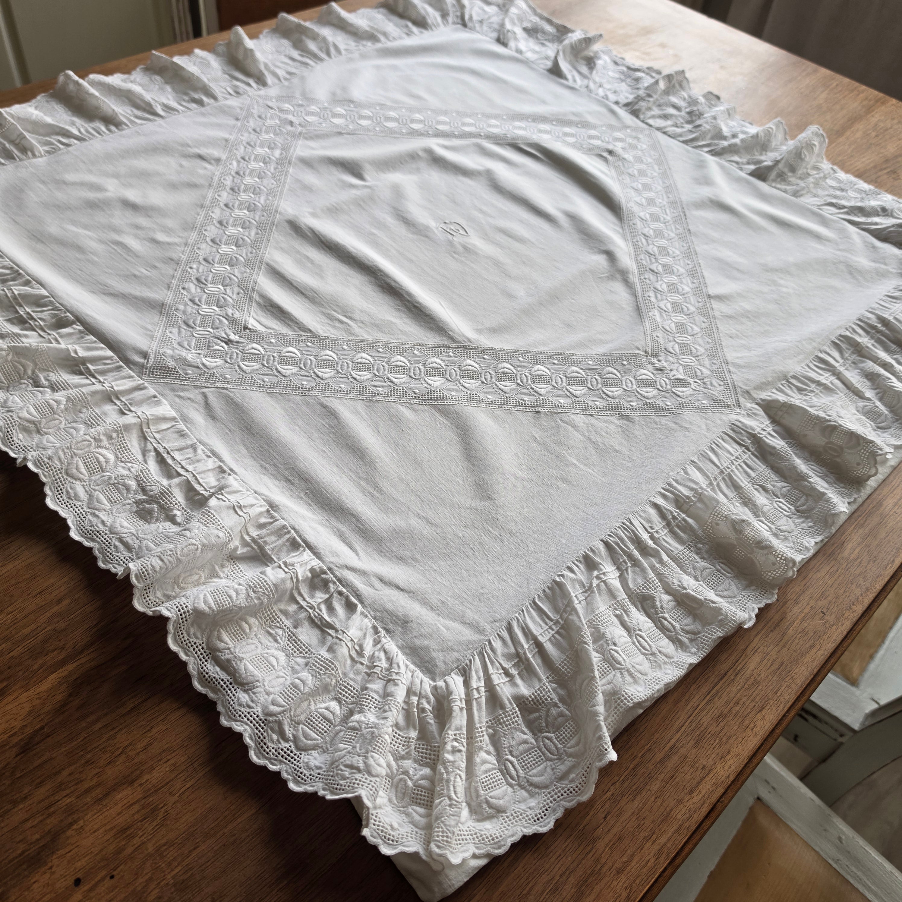 Antiker Paradekissen-Bezug - Monogramm E.V. - 75x75cm - Baumwolle - 2x Knöpfe fehlen