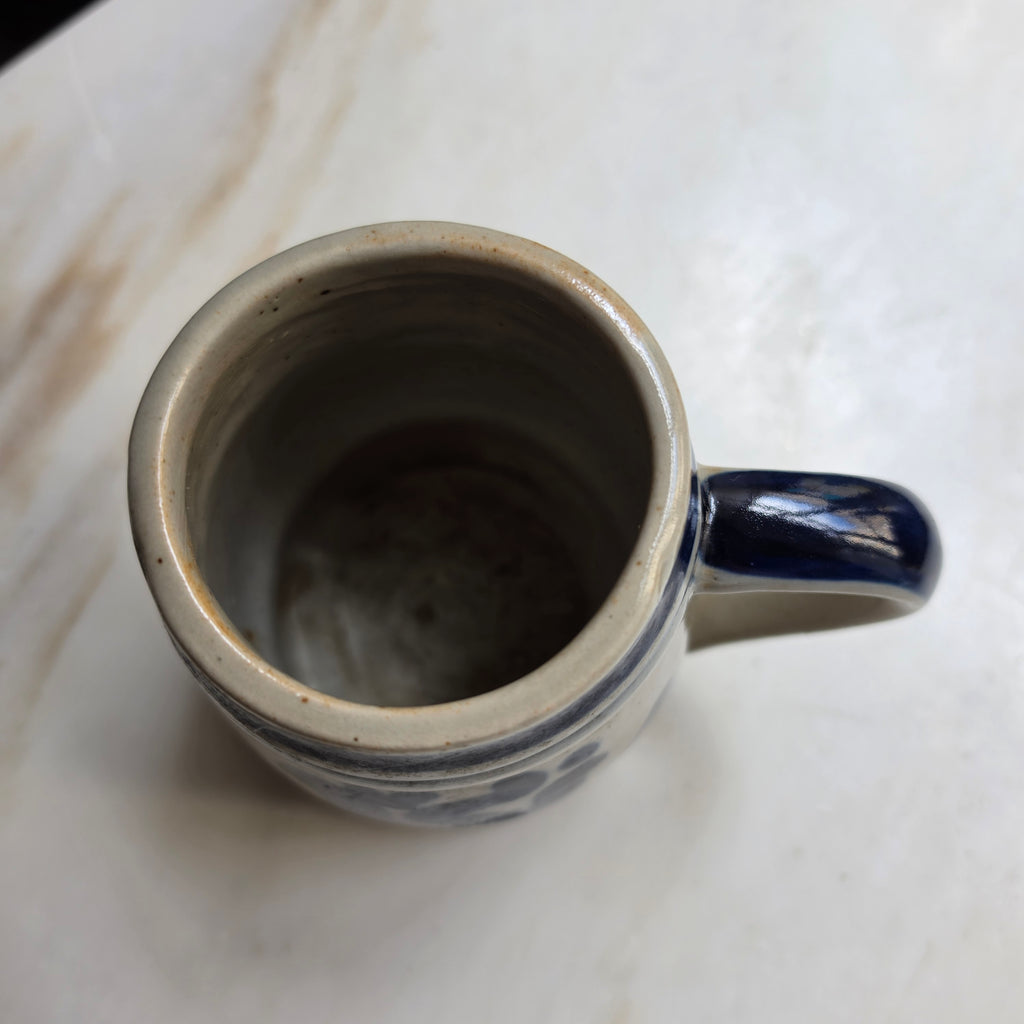 Vintage Westerwälder Steingut-Krug – Handgemaltes Salzglasur-Dekor