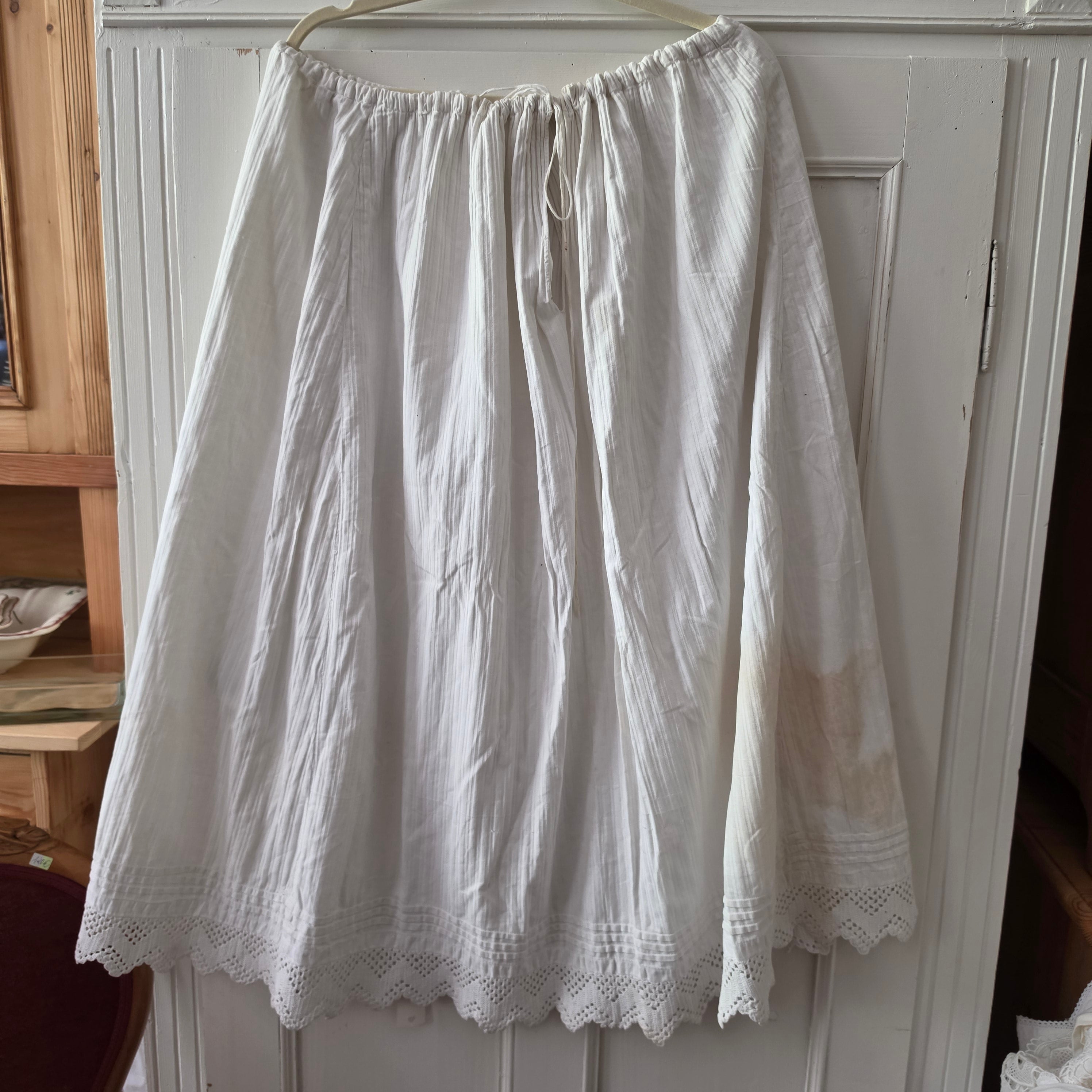 Antiker Baumwoll-Unterrock mit Spitzenborte - Vintage um 1930 - für Sammler & Upcycling
