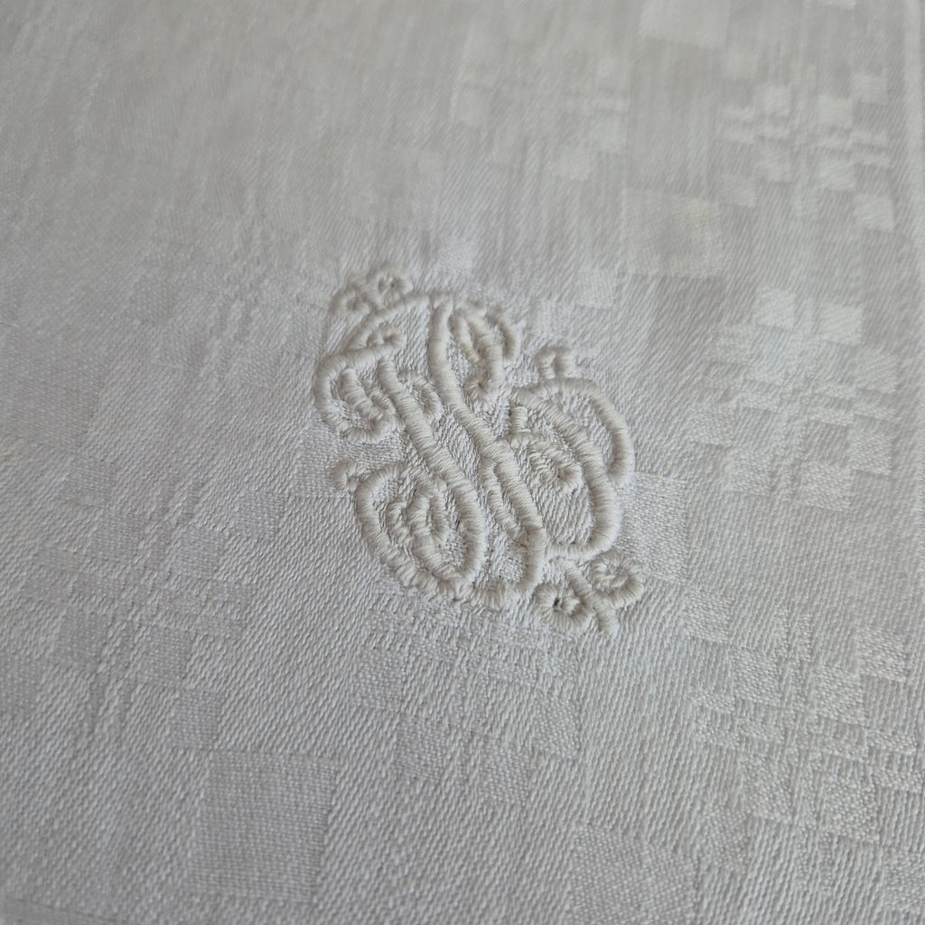 Antike Jugendstil Mitteldecke Tischdecke weiß 89x87cm Monogramm J.B. Damast Stockflecken