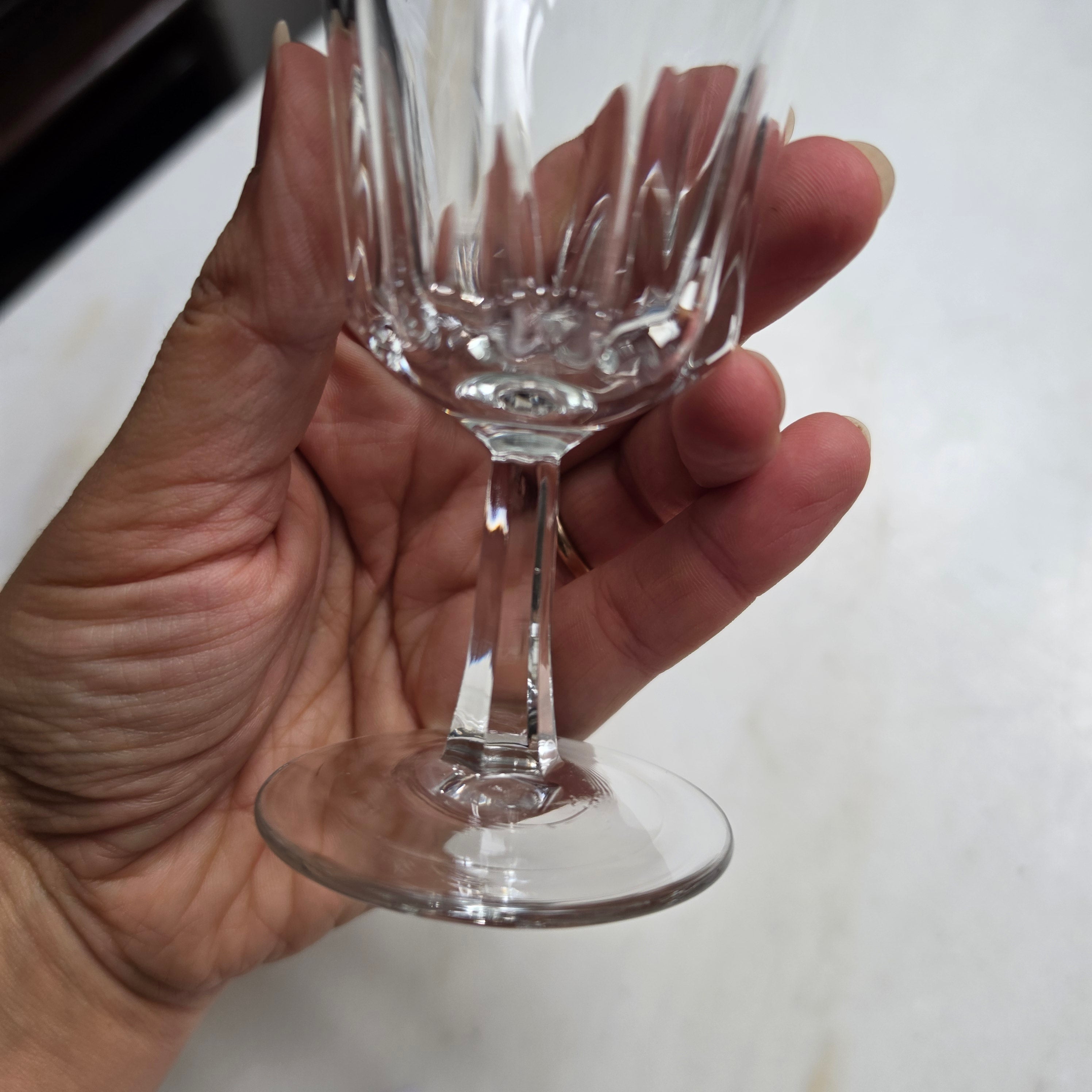 Elegantes Aperitif- & Likörglas mit Facettenschliff – Kristallklares Stielglas