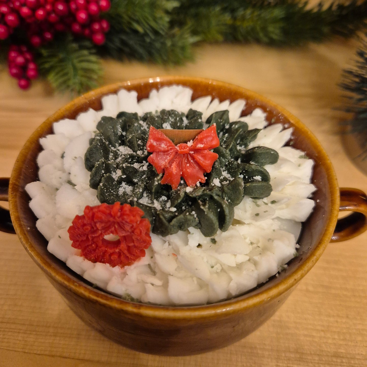 Handgemachte Sojawachskerze Weihnachtesgeschenk Sahne Dessert in Antiker Keramik Suppentasse GDR