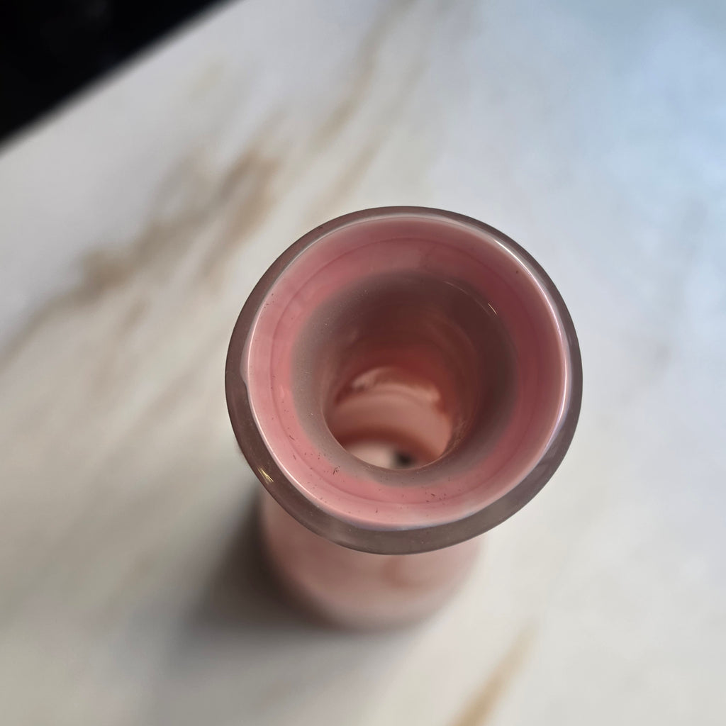Vintage Rosa Opalglas-Vase mit Glasschlaufen - Mundgeblasene Solifleur Vase im Mid-Century Stil