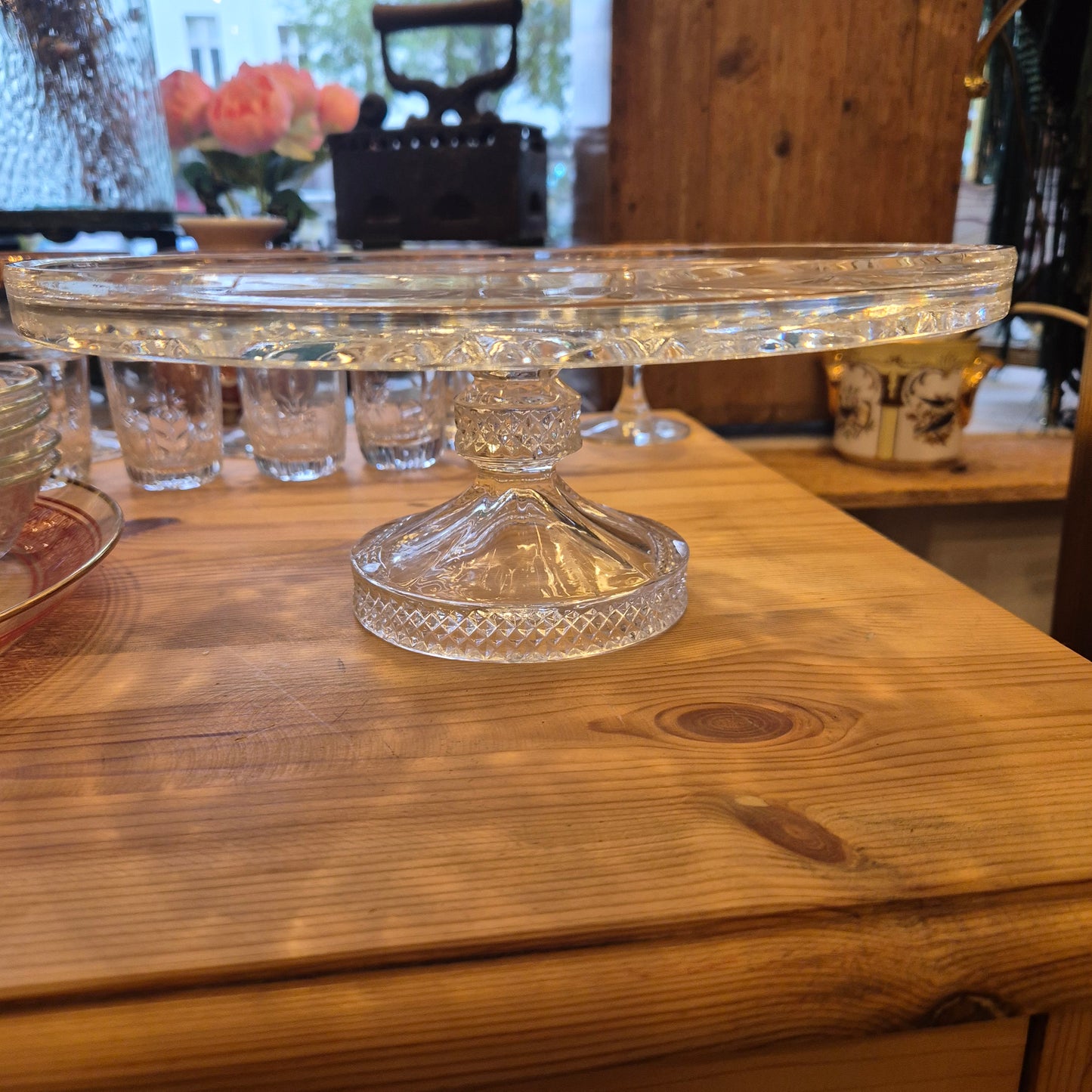 Vintage Bleikristall Kuchenplatte/Tortenplatte Ständer mit Fuß 60er Jahre mit Muster Ornamenten
