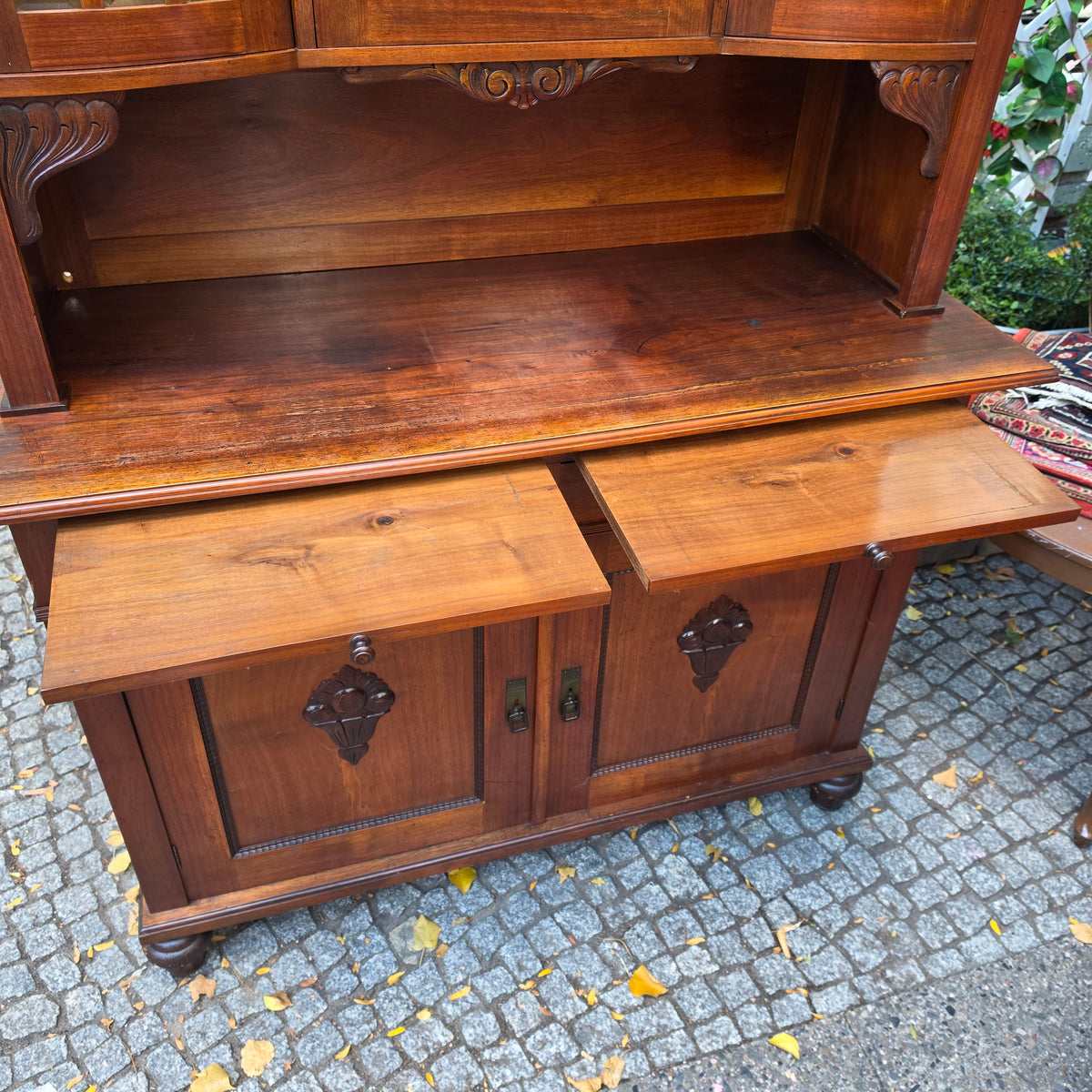 Antikes Küchenbuffet aus Echtholz – Jugendstil Anrichte mit Vitrine & Schnitzereien
