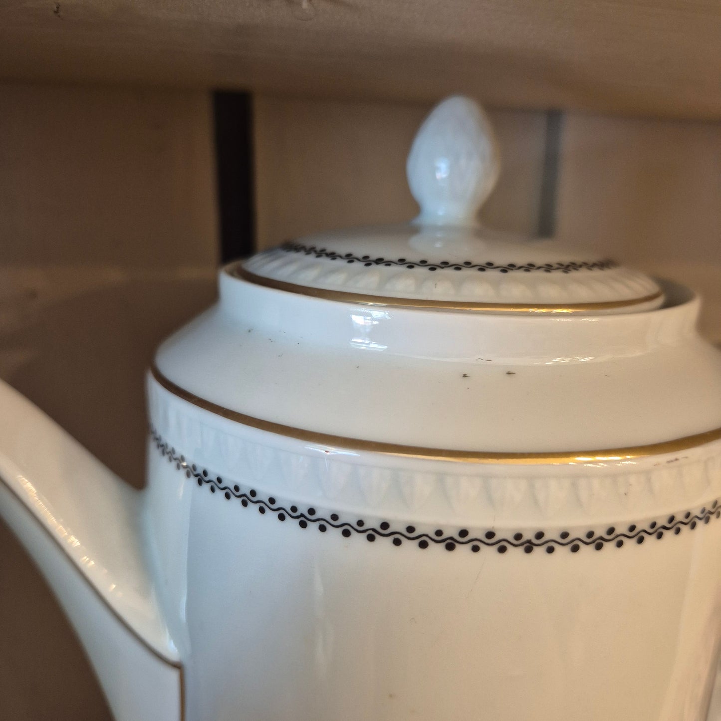 Alte große Kaffeekanne Vintage Silesia Porzellan weiß gold schwarz
