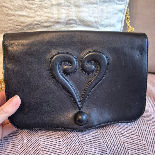 Vintage Moschino schwarze Schultertasche mit Herz 90er Jahre