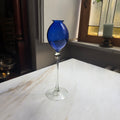 Elegante Mundgeblasene Solitär-Vase aus Kobaltblauem Glas mit Langem Stiel
