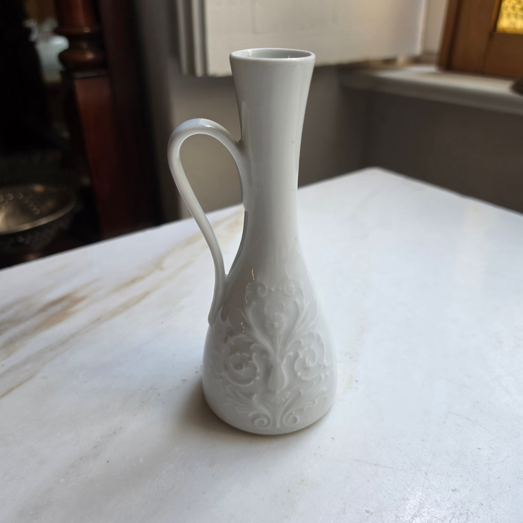 Vintage KPM Royal Porzellan Bavaria Miniatur-Vase / Krug mit Relief, Weiß