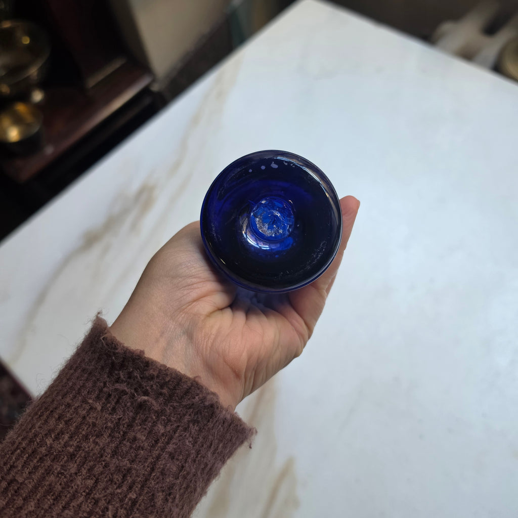 Vintage Blauglas Vase im Finger- / Blüten-Design – Mundgeblasen & Handgefertigt