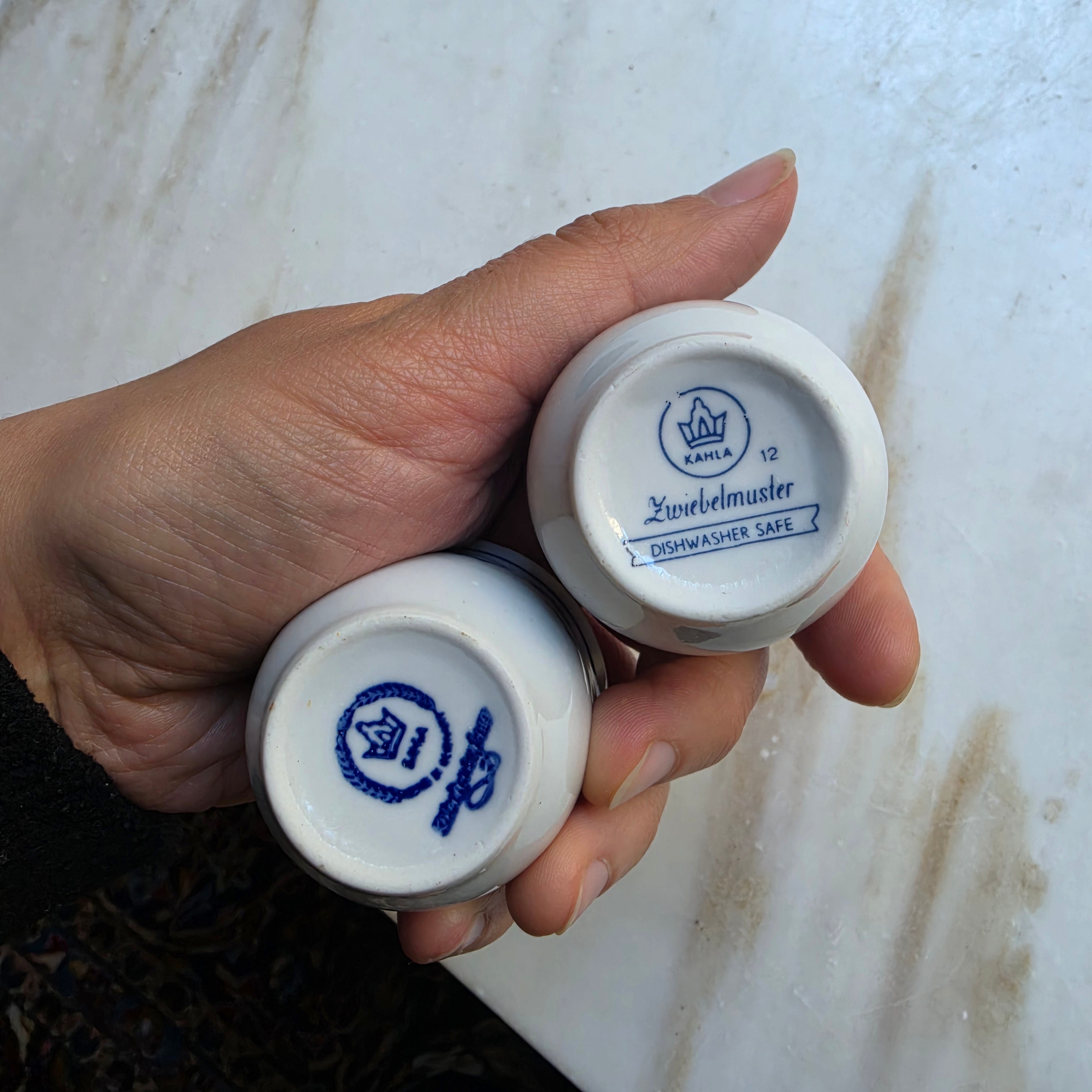 2x Antike Porzellan Eierbecher - Kahla - Zwiebelmuster
