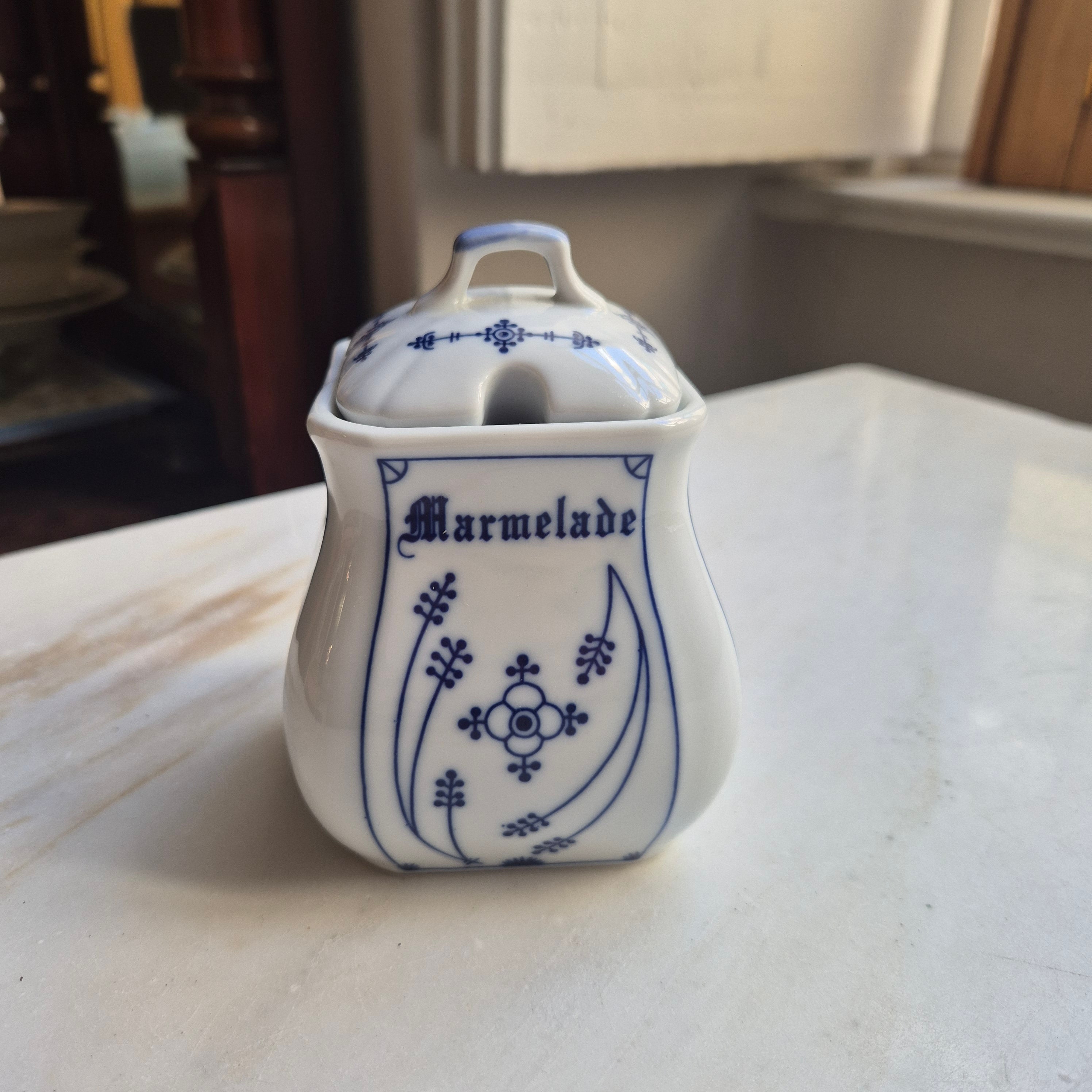 Vintage Marmeladendose aus Porzellan - Indischblau - Strohblumen-Dekor