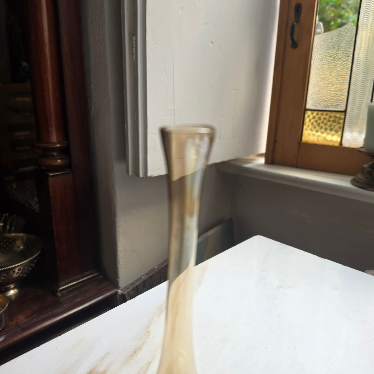 Elegante Vintage Solitär-Glasvase – Bernstein / Champagner mit schimmerndem Glanz