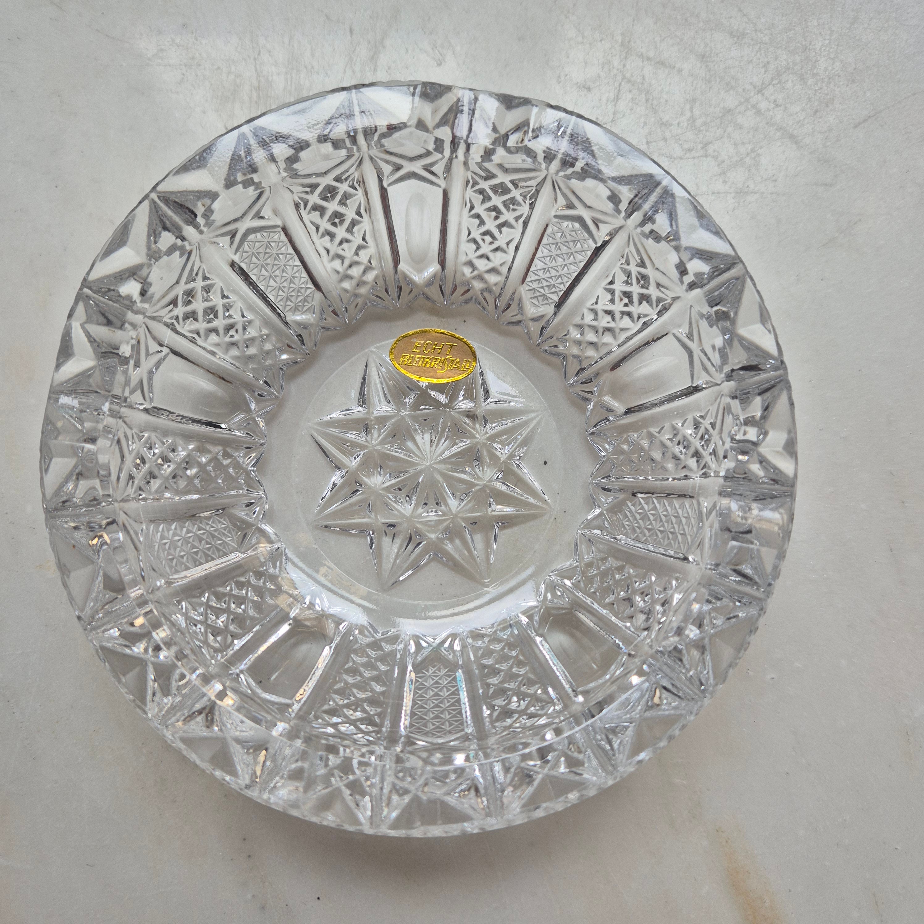 Vintage Bleikristall Aschenbecher mit geschliffenem Dekor