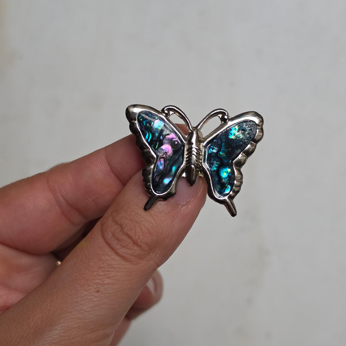 Edle Vintage Schmetterling Brosche mit Paua-Muschel (Abalone) – Silberfarben