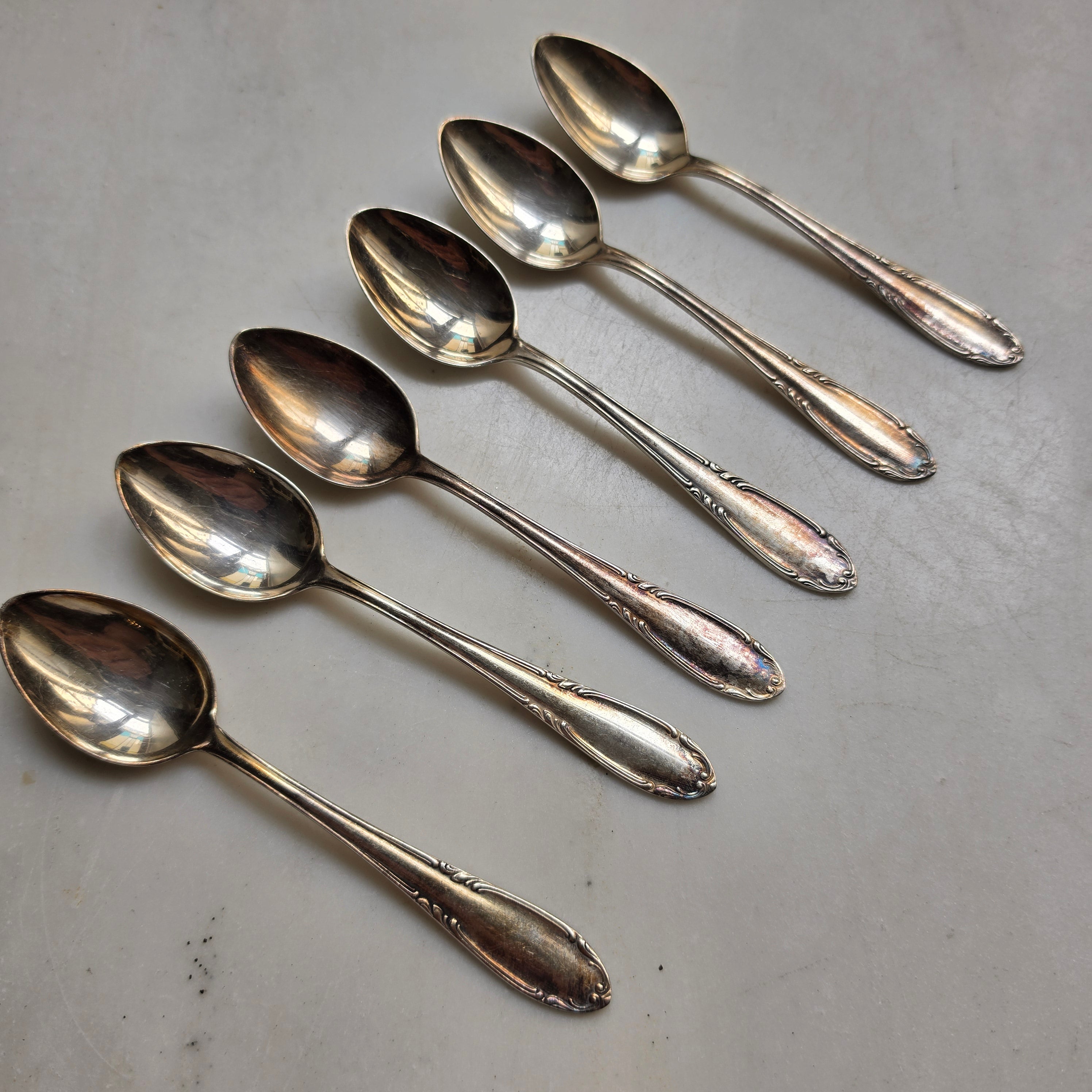 6er Set Antike Kaffeelöffel - Teelöffel – Versilbert mit eleganter Ornament-Prägung