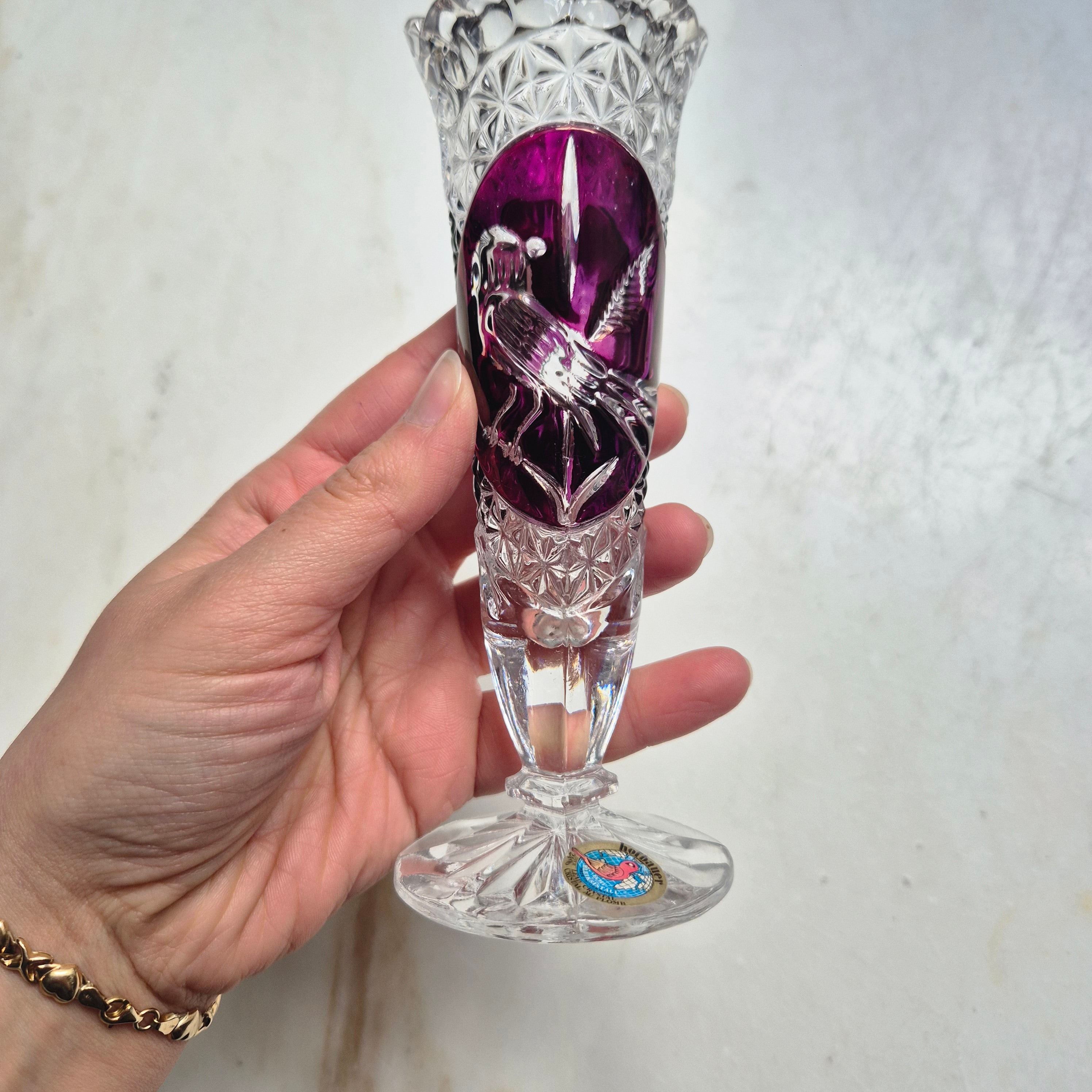 Vintage Bleikristall Hofbauer kleine Vase mit Vogelmotiv Weinrot