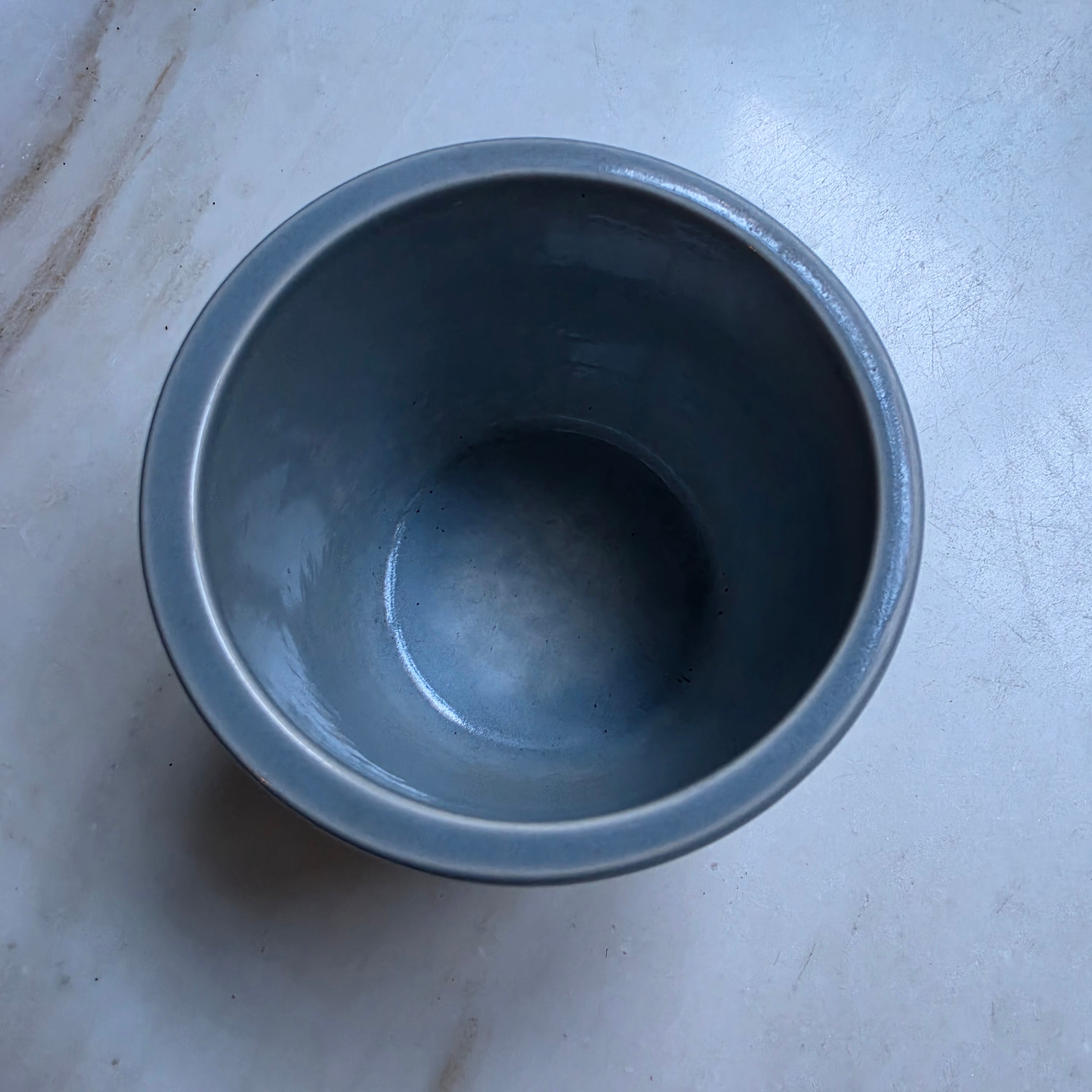 Alter Steinzeug Topf Grau Blau Handbemalt