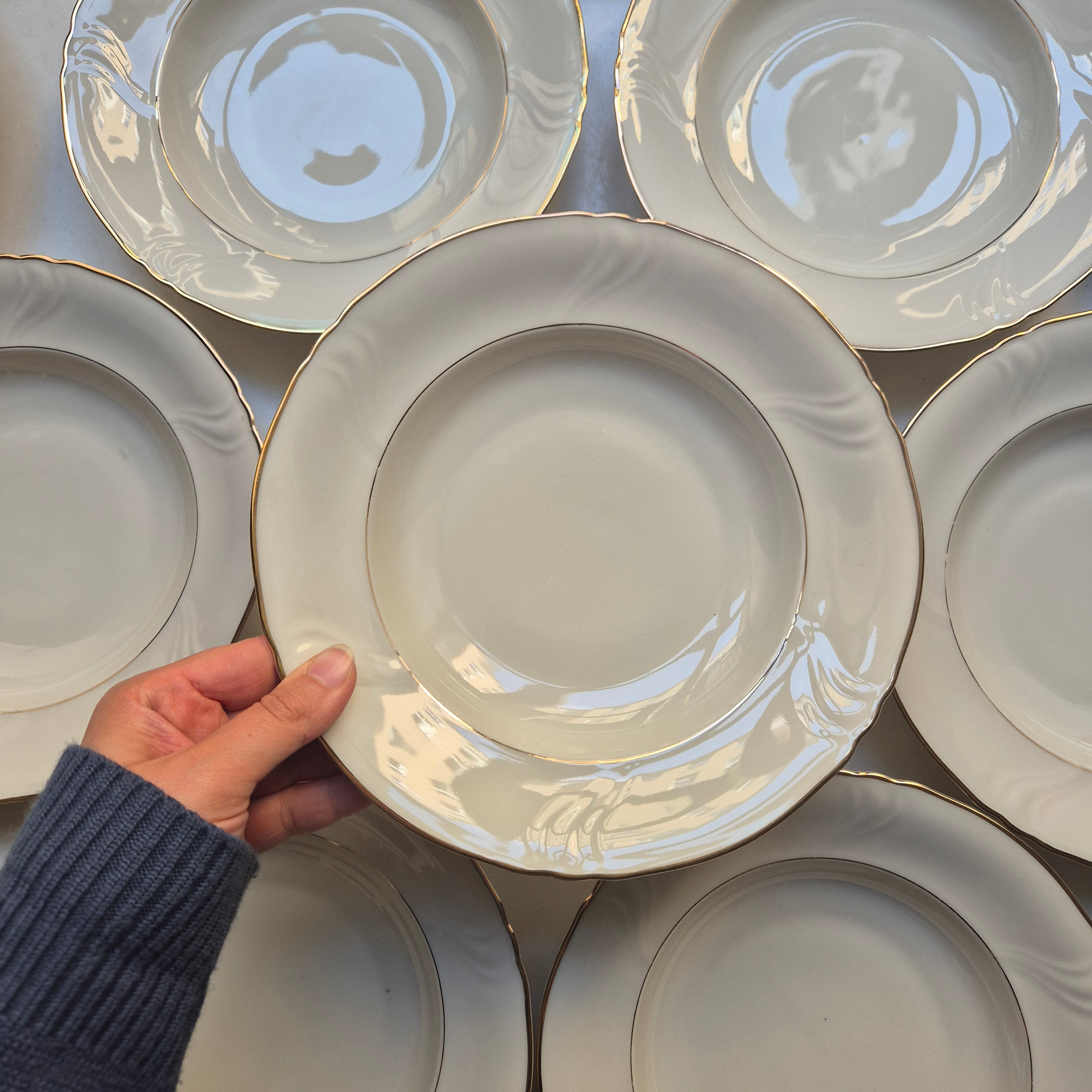 12x Vintage Porzellan Suppenteller Teller Elfenbeinfarbe mit Goldrand von Bavaria