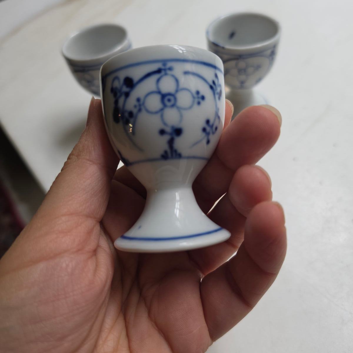 3er-Set Eierbecher aus Porzellan – Klassisches Blau-Weiß-Muster Strohblume