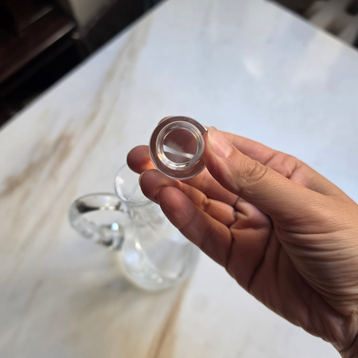 Elegante Glaskaraffe mit Henkel & Kugelstopfen – Zeitloses Design für Essig, Öl & Likör