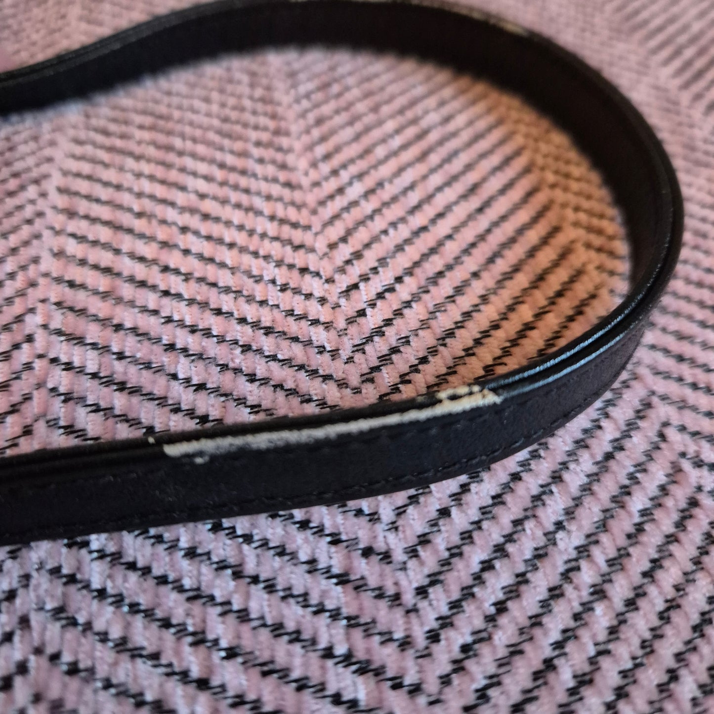 Vintage 90er Jahre MCM Umhängetasche mit Schleife – Klassisches Visetos-Design in Schwarz