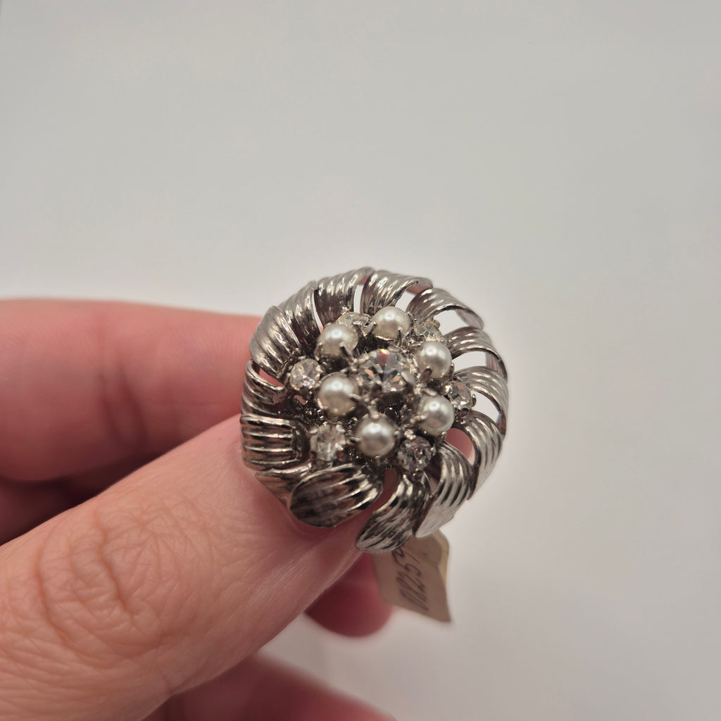 Feine 50er Jahre Brosche Blume Blüten Silber Strasssteine edel