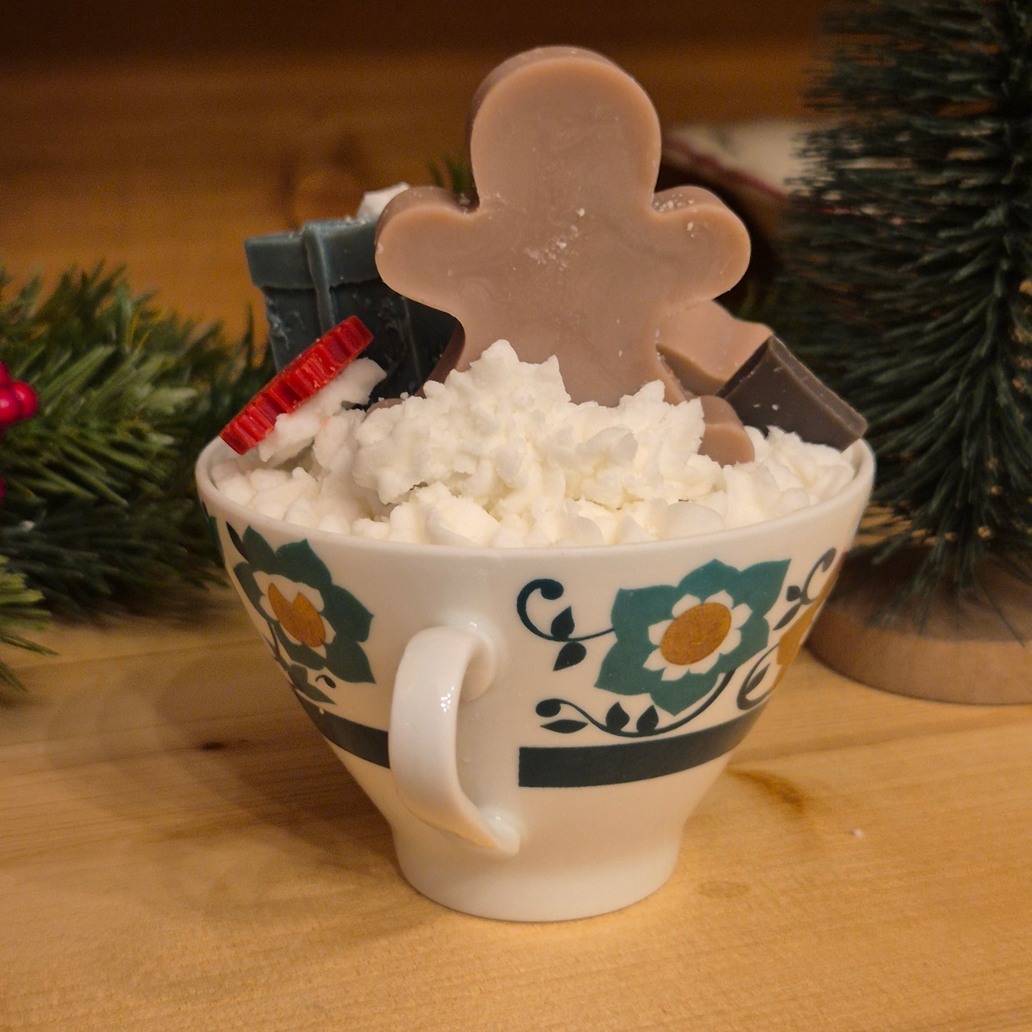 Handgemachte Sojawachskerze Weihnachtesgeschenk Sahne Lebkuchen Dessert in Antiker Porzellan Tasse Lettin DDR