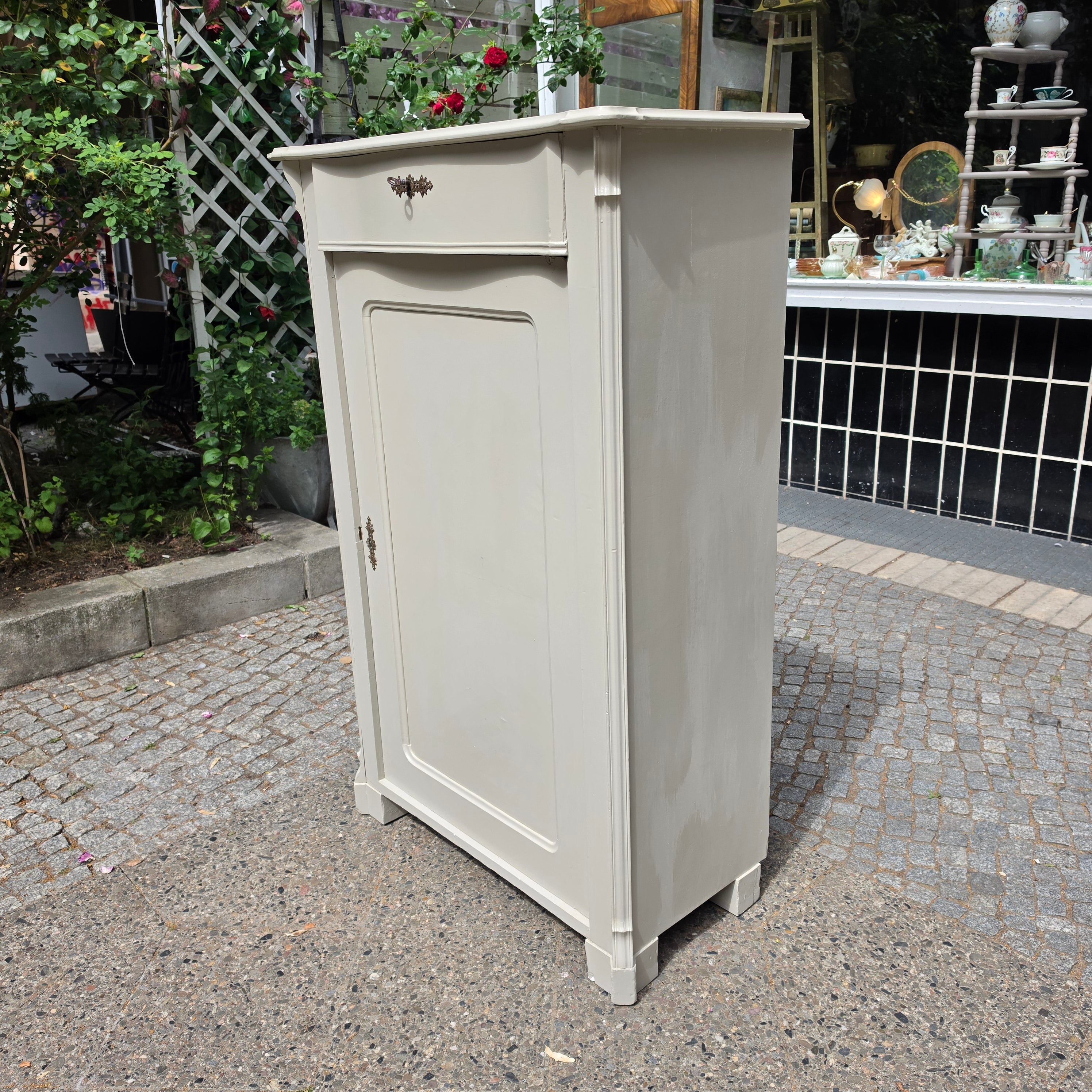 Antikes Gründerzeit-Vertiko um 1890 – Graubeige - Shabby Chic