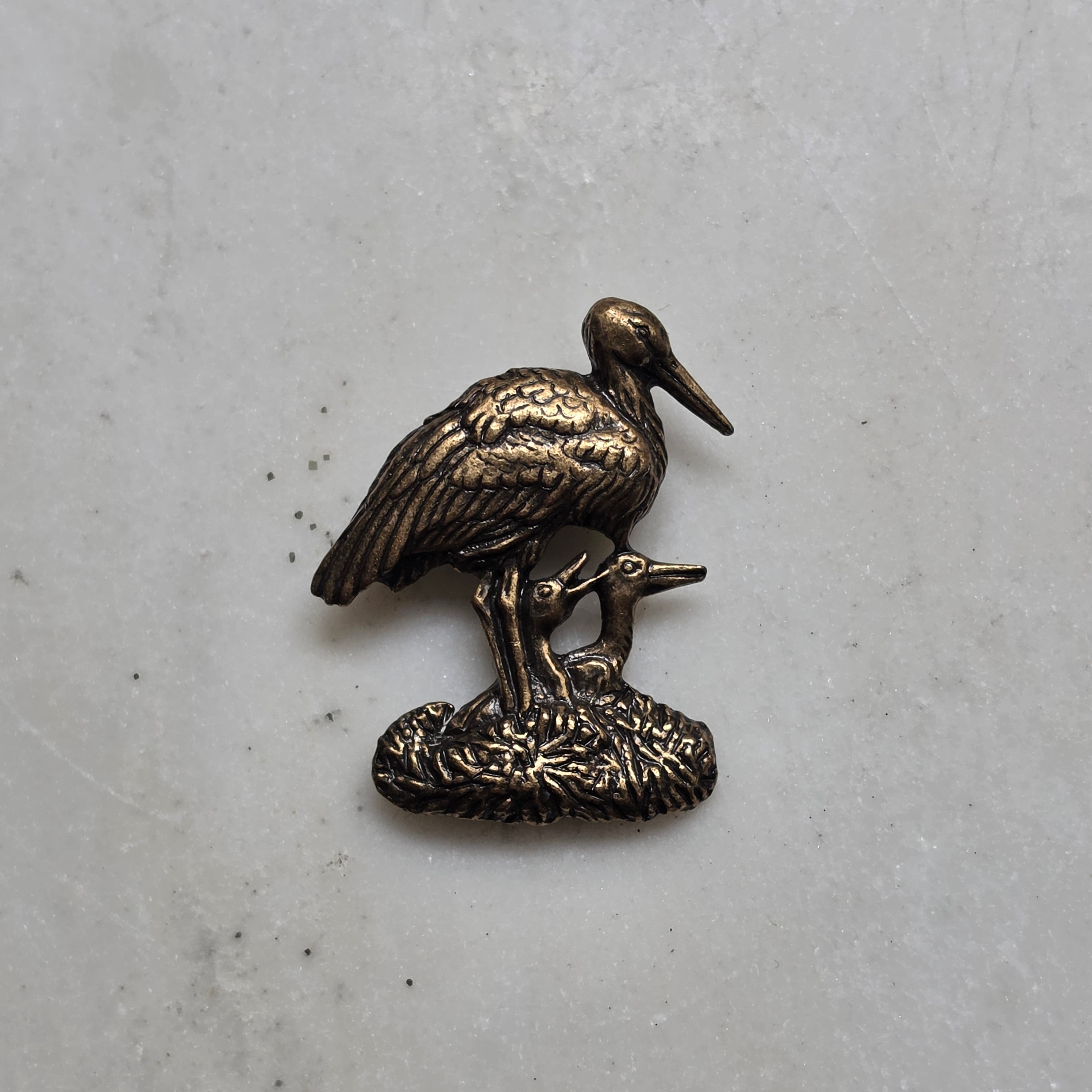 Edle Brosche "Vogelfamilie im Nest" – Vintage Schmuckstück