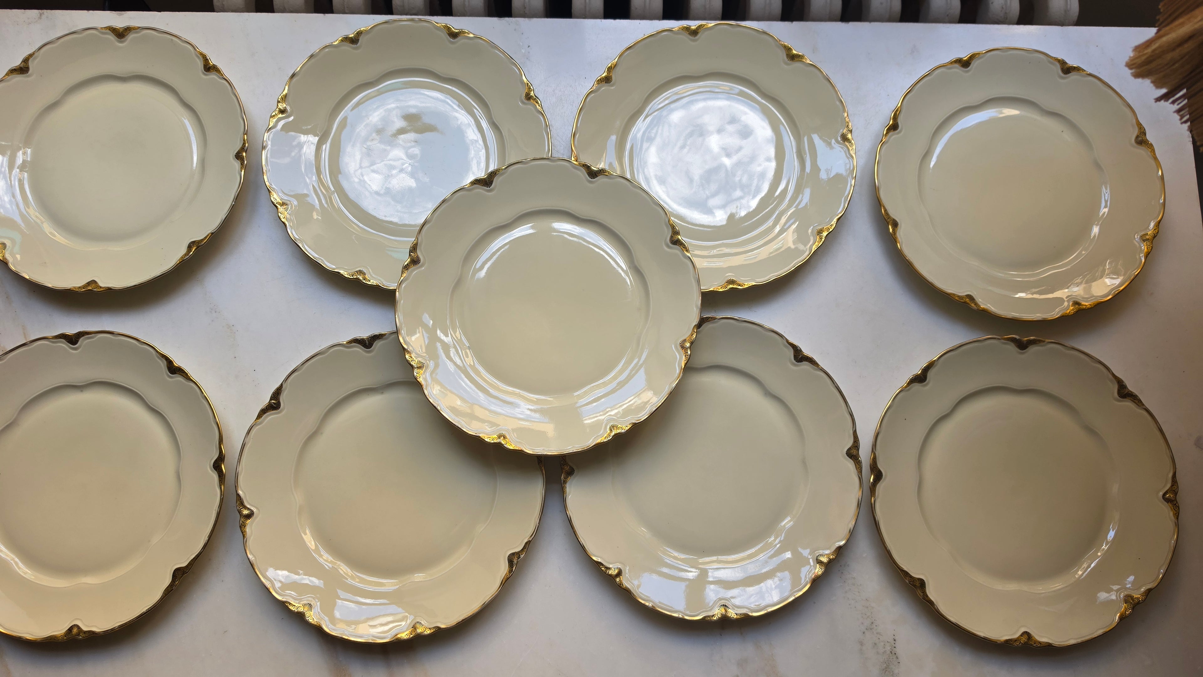 Antike Schönwald Porzellan-Essteller mit Goldrand & Muschelrelief (9er-Set) – Elfenbein/Creme (Kopie)