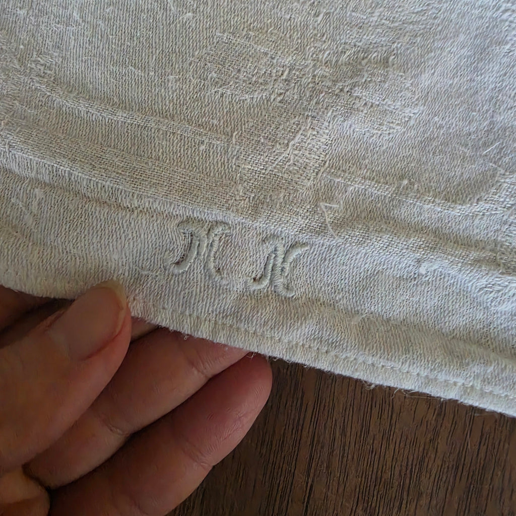 Antikes Jugendstil Küchen- & Geschirrtuch mit Spruch: Denke Edel, handle hülfreich! cremeweiß Damast Baumwolle 47x90cm Monogramm M.N