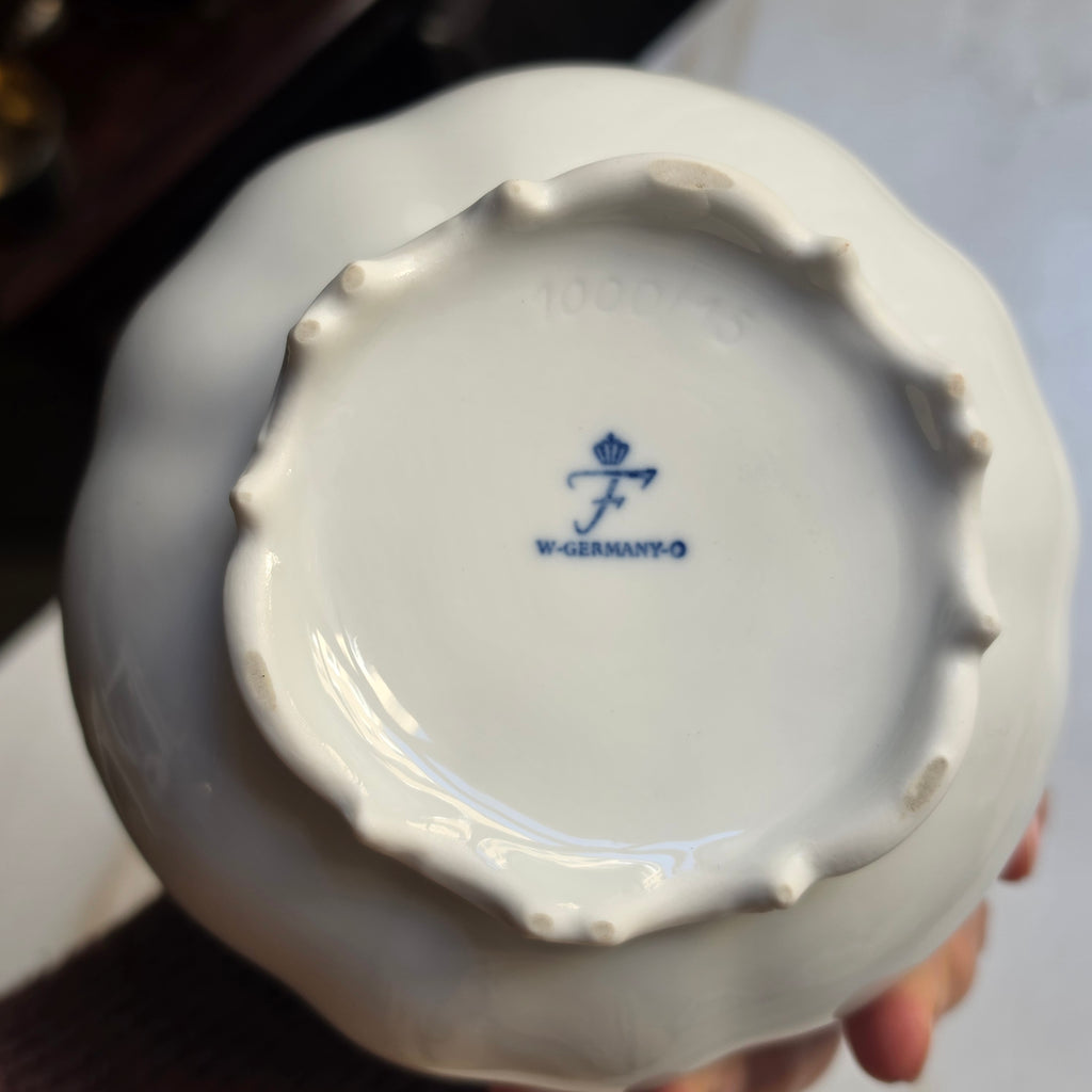Große Fürstenberg Bonbondose - Konfektschale mit Rosendeckel – Weißes Porzellan (W-Germany)