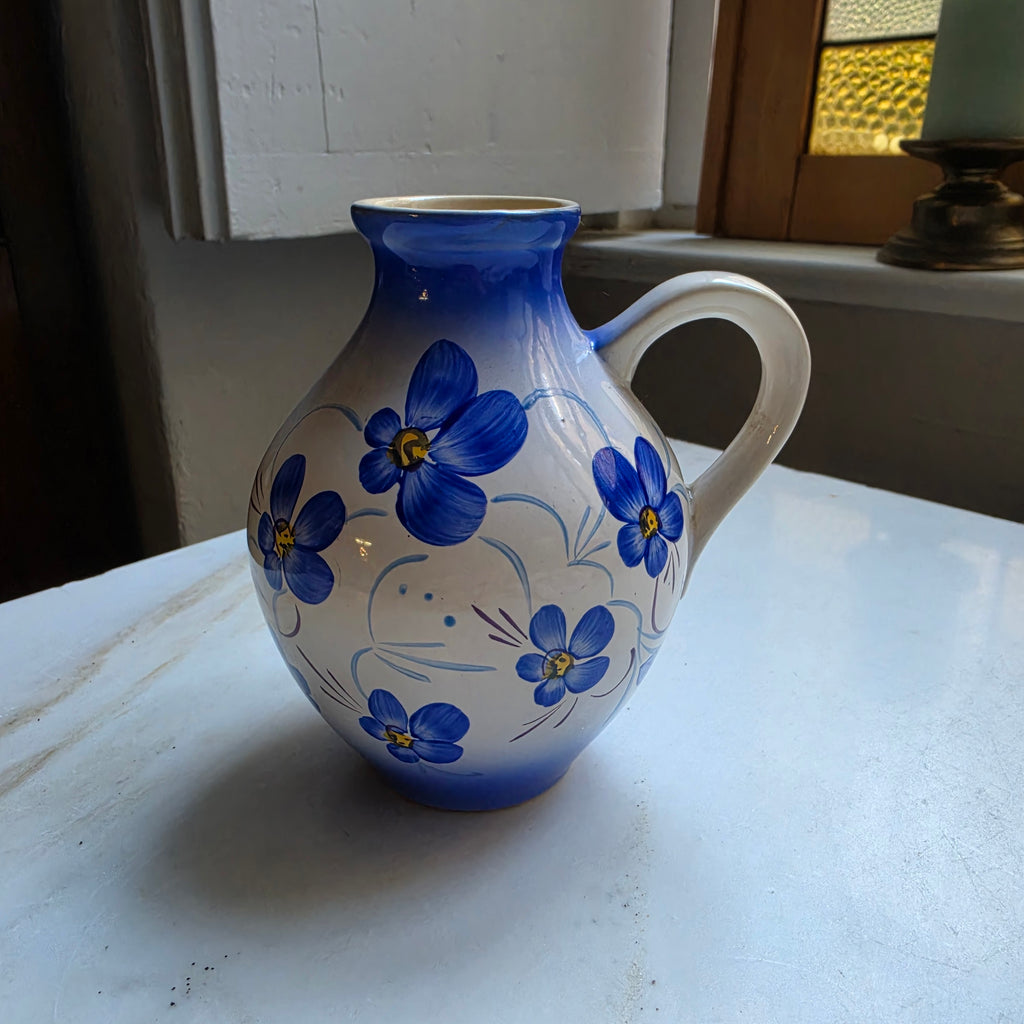 Handbemalte Vintage Vase Keramik mit Henkel - blau und Blumen Veilchen
