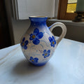 Handbemalte Vintage Vase Keramik mit Henkel - blau und Blumen Veilchen