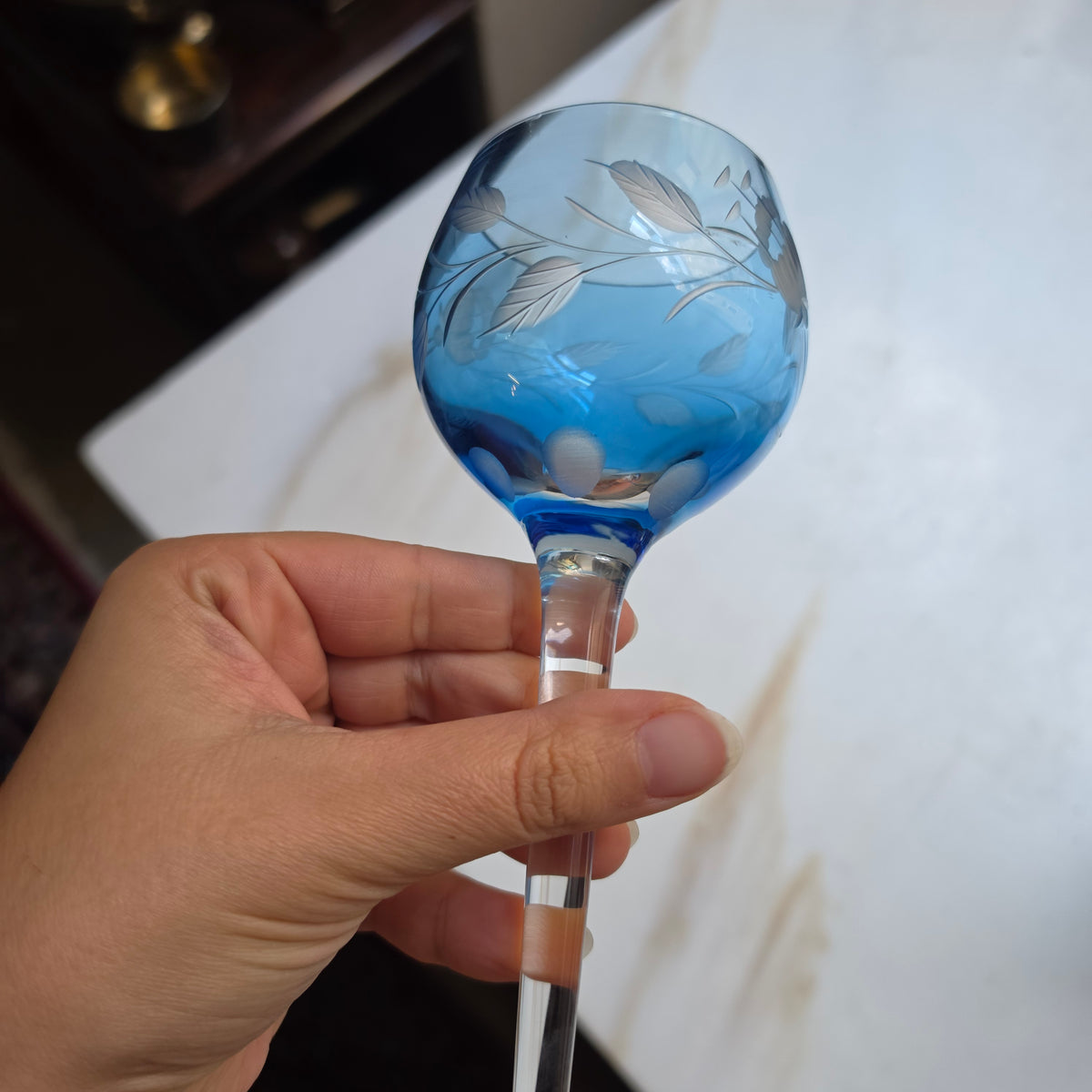 Edles Vintage Römer-Glas aus Kristall - Handgeschliffen in Blau & Transparent - Eleganter Stil-Pokal