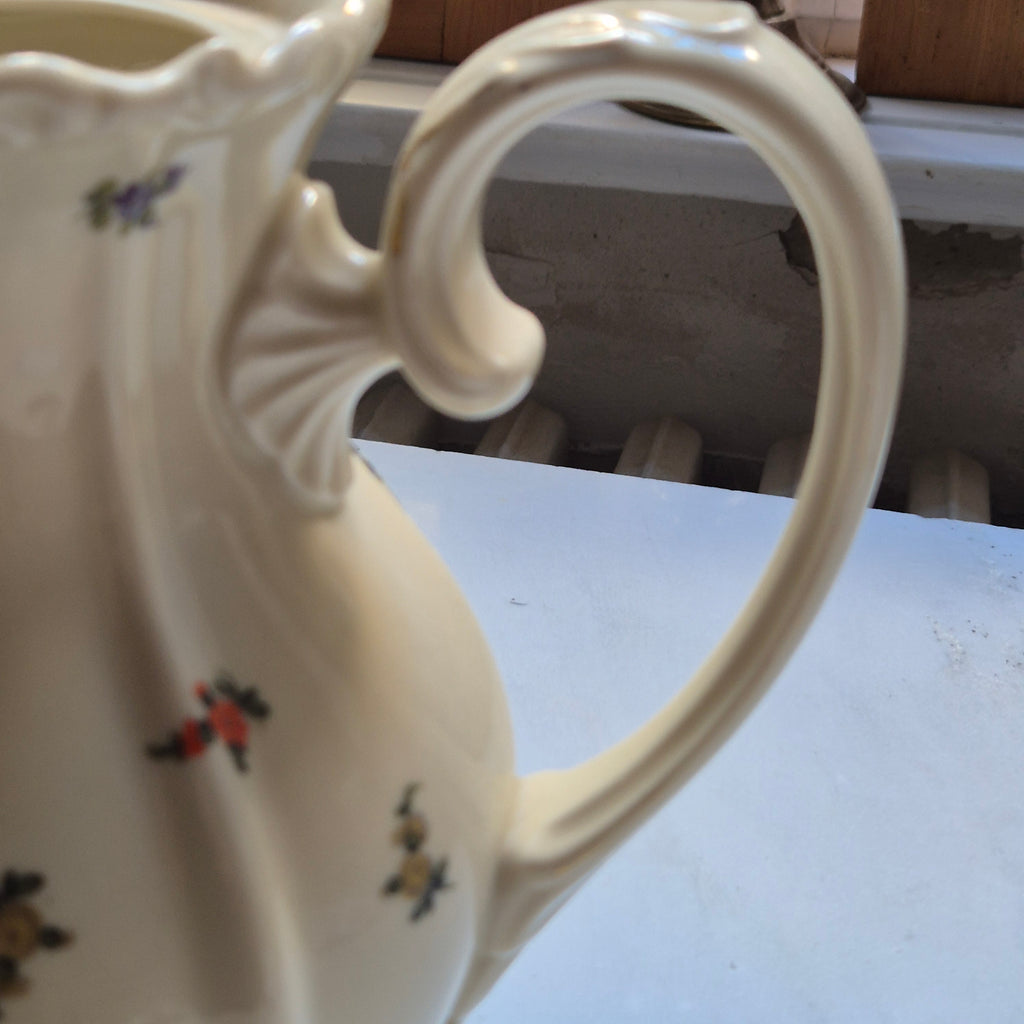 Antike Porzellan Tee oder Kaffeekanne von Kurmark elfenbeinfarbe
