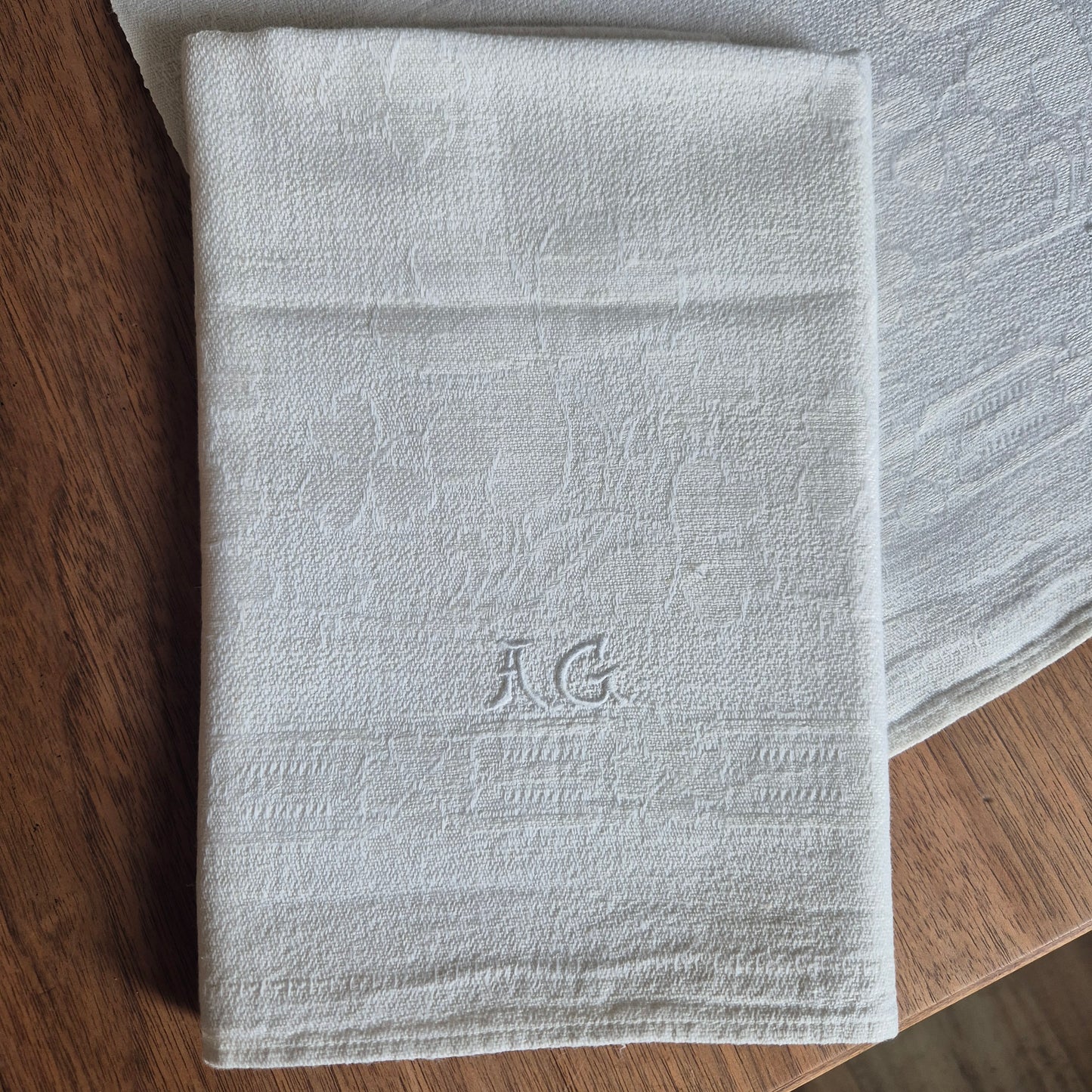 2x Antike Jugendstil Küchen-&Geschirrtücher mit Kleeblatt Motiv und Monogramm A.G.